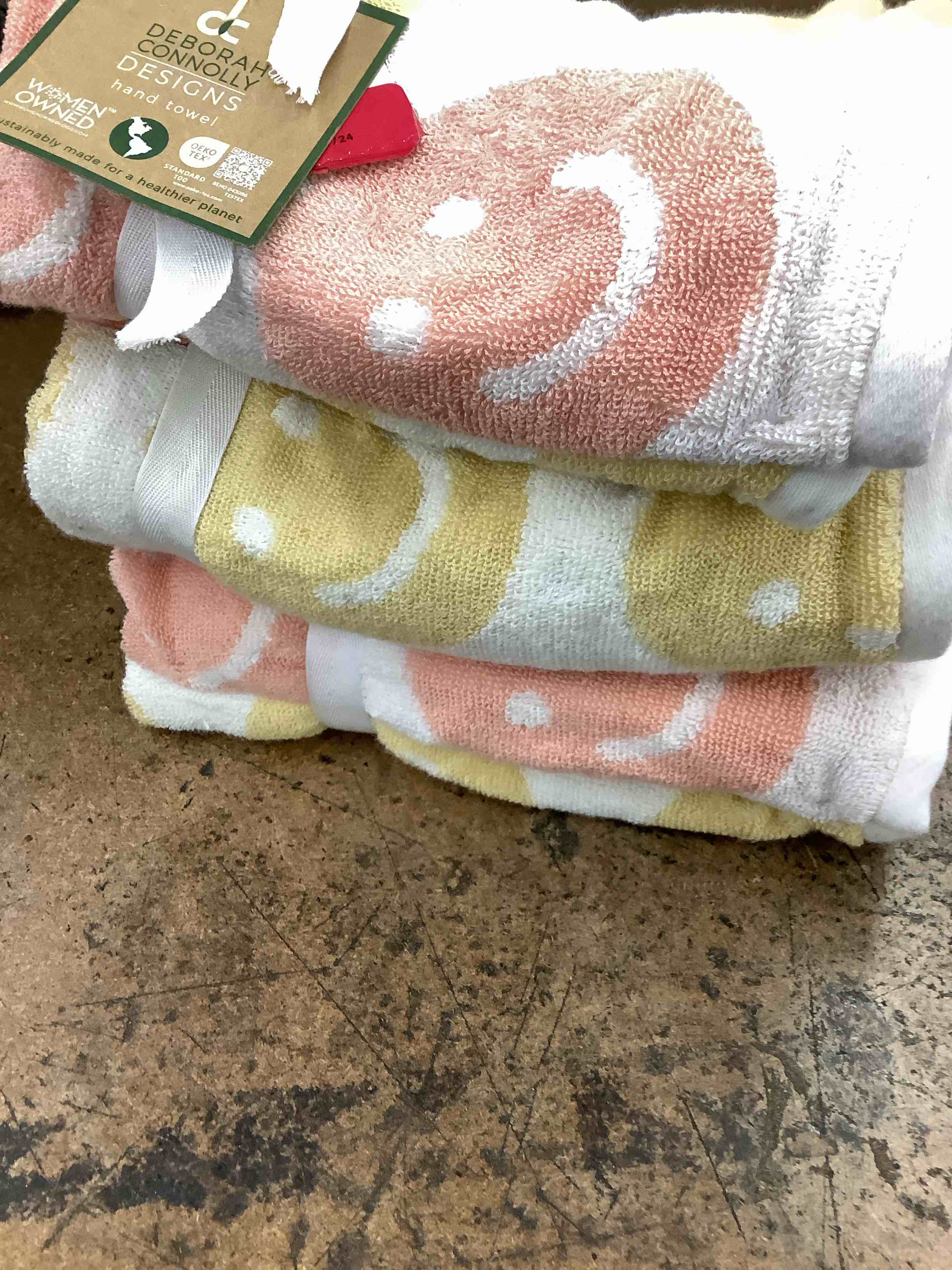 Condition photo showing Good Condition for hand towel bundle