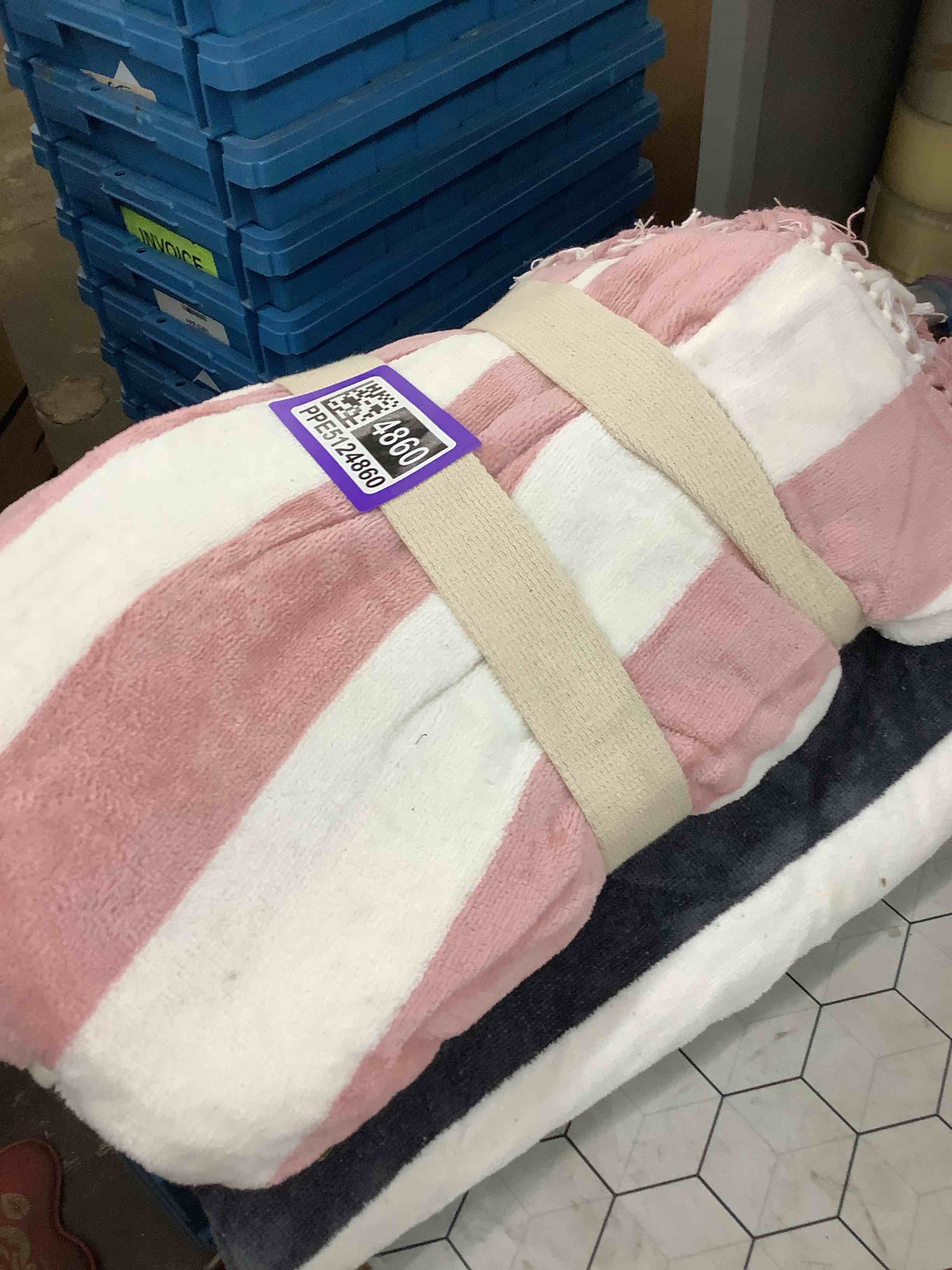 https://s3.amazonaws.com/lotting-images-prod/TheJayGroupLtd/PPE5124860_1778512424399.jpeg