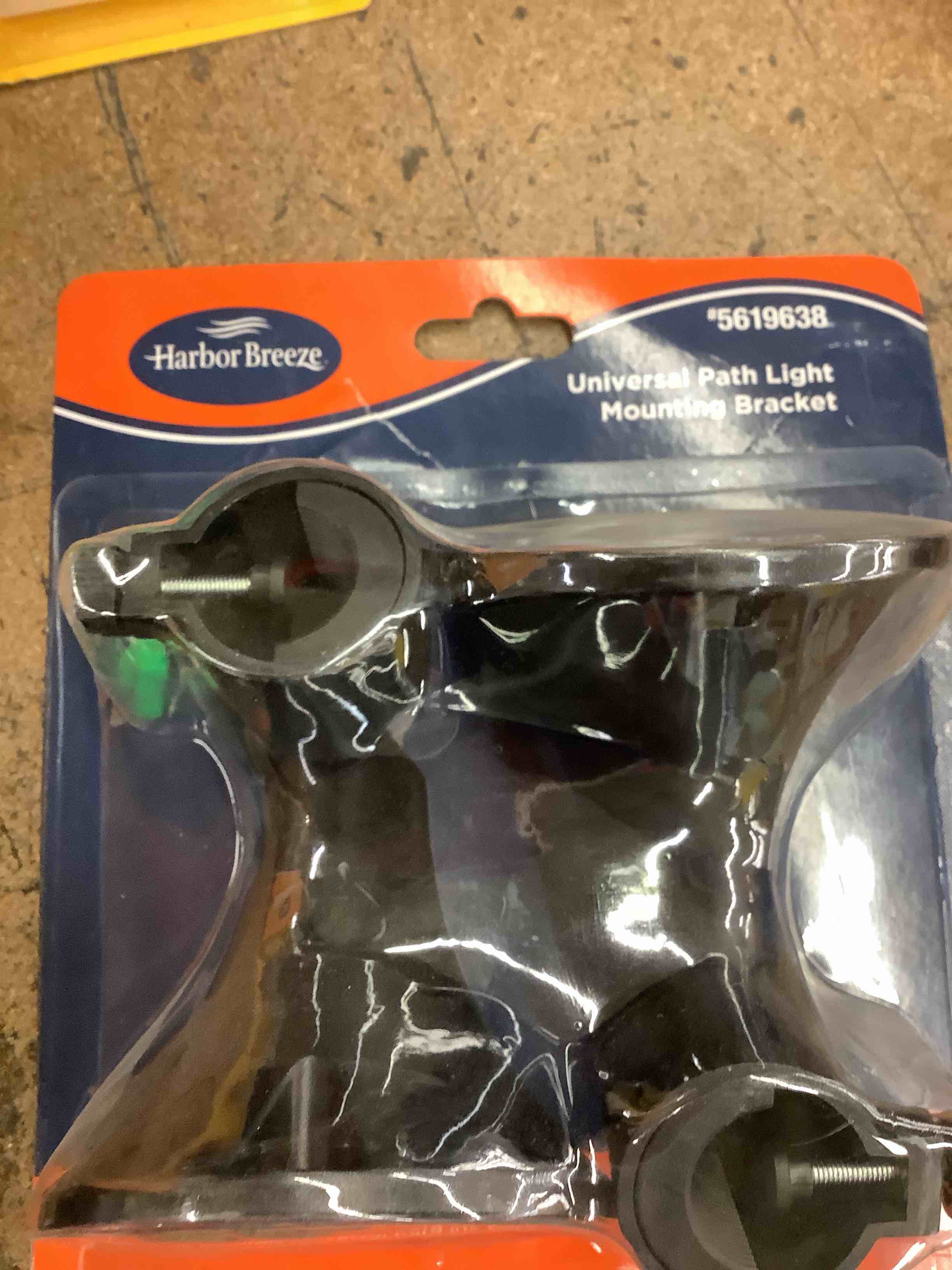 Condition photo showing Good Condition for mounting bracket 