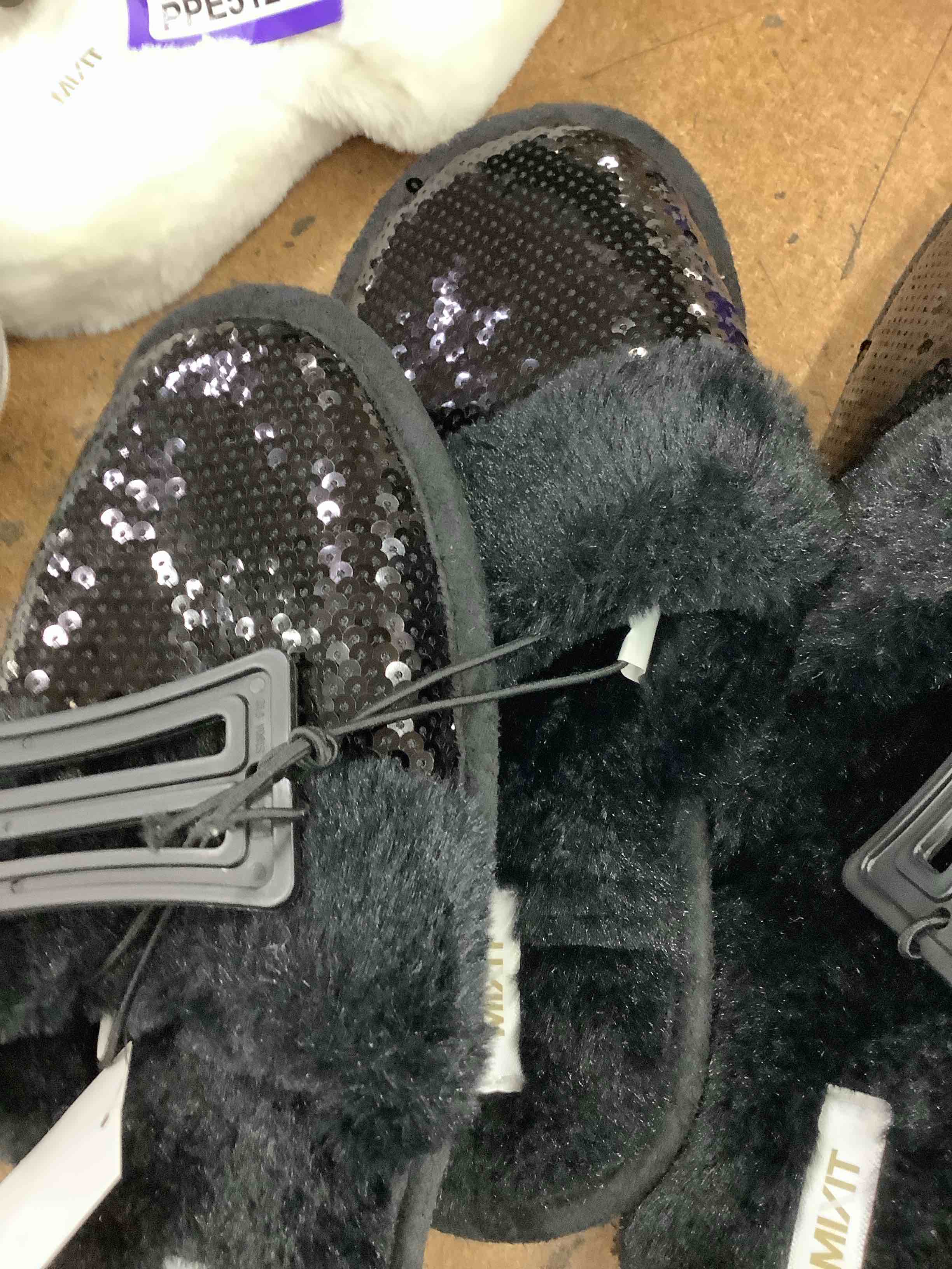 stoner memory foam slippers 