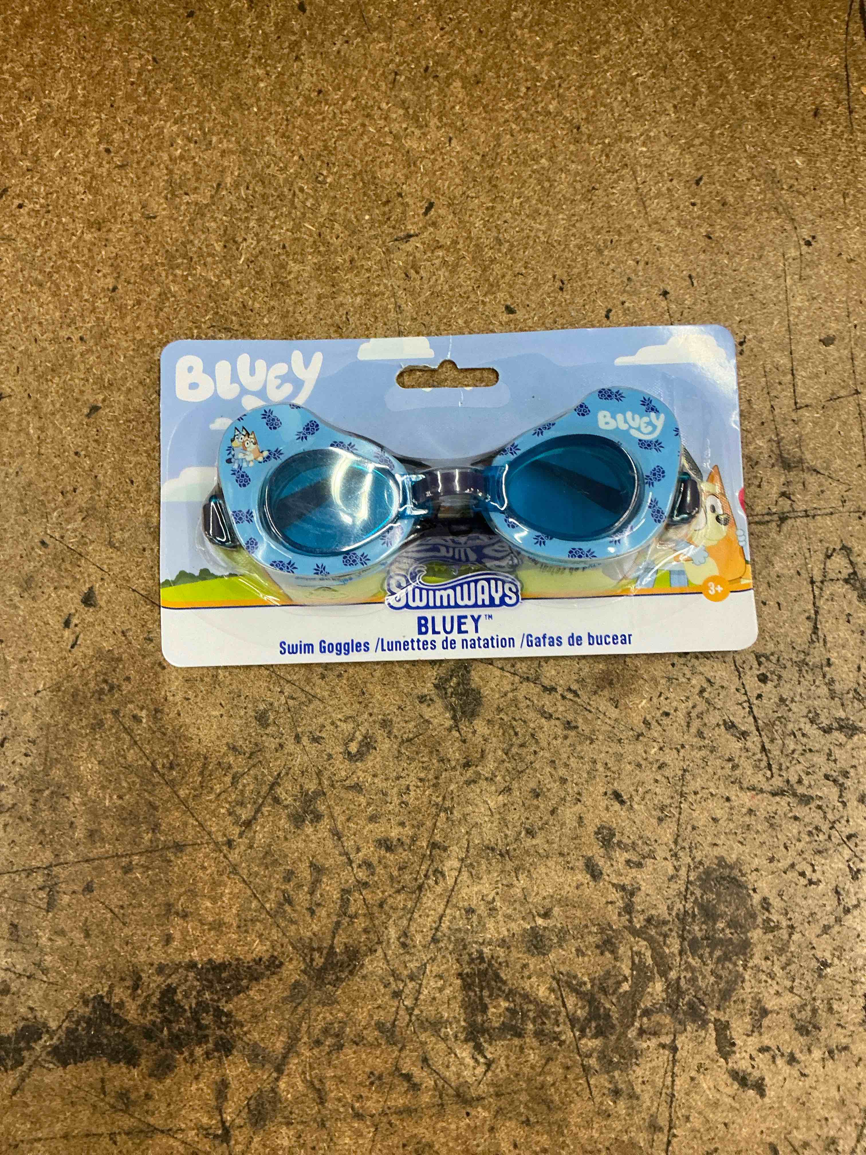 swim goggles 