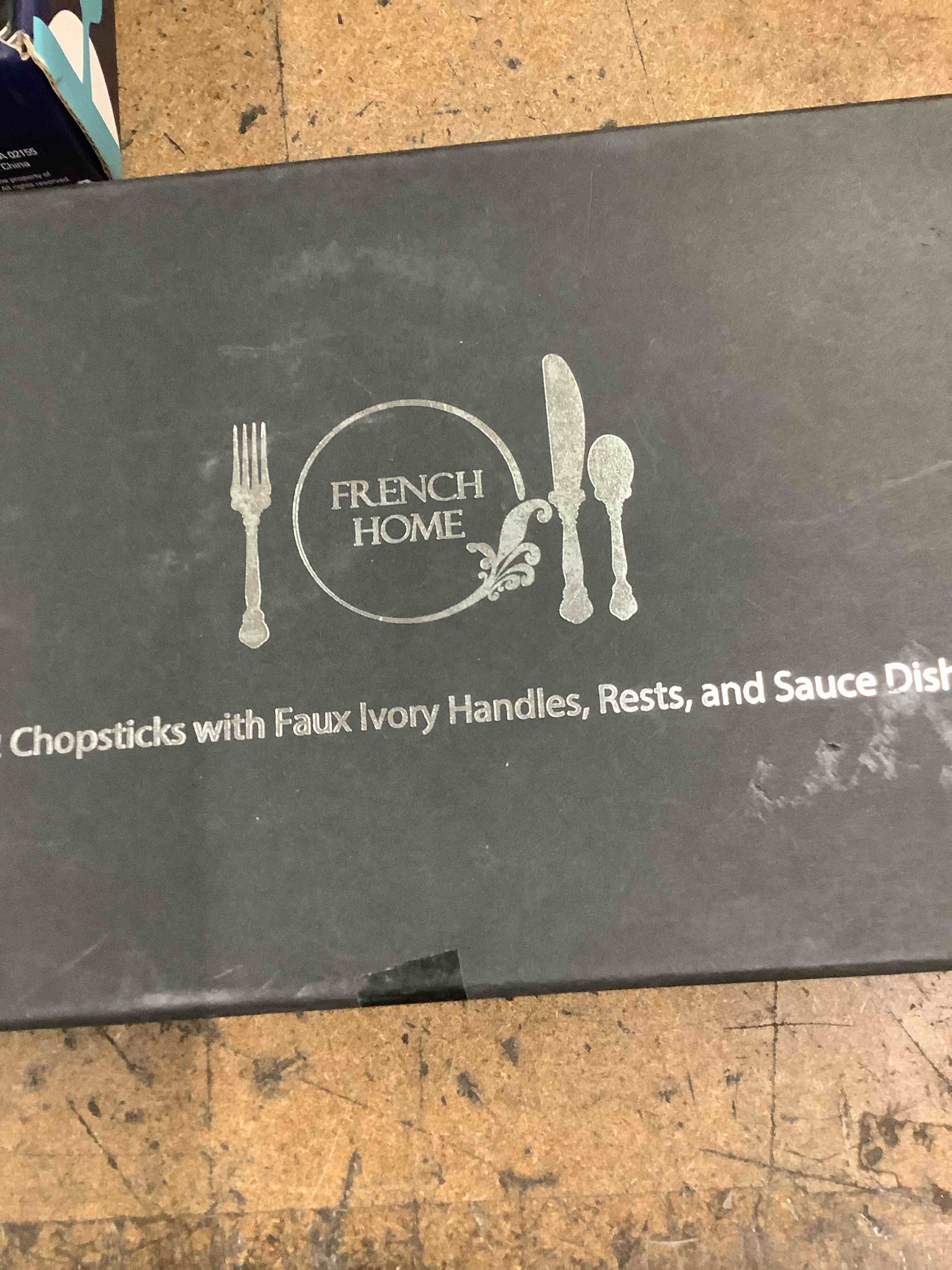 Condition photo showing Good Condition for set of 2 chopsticks 