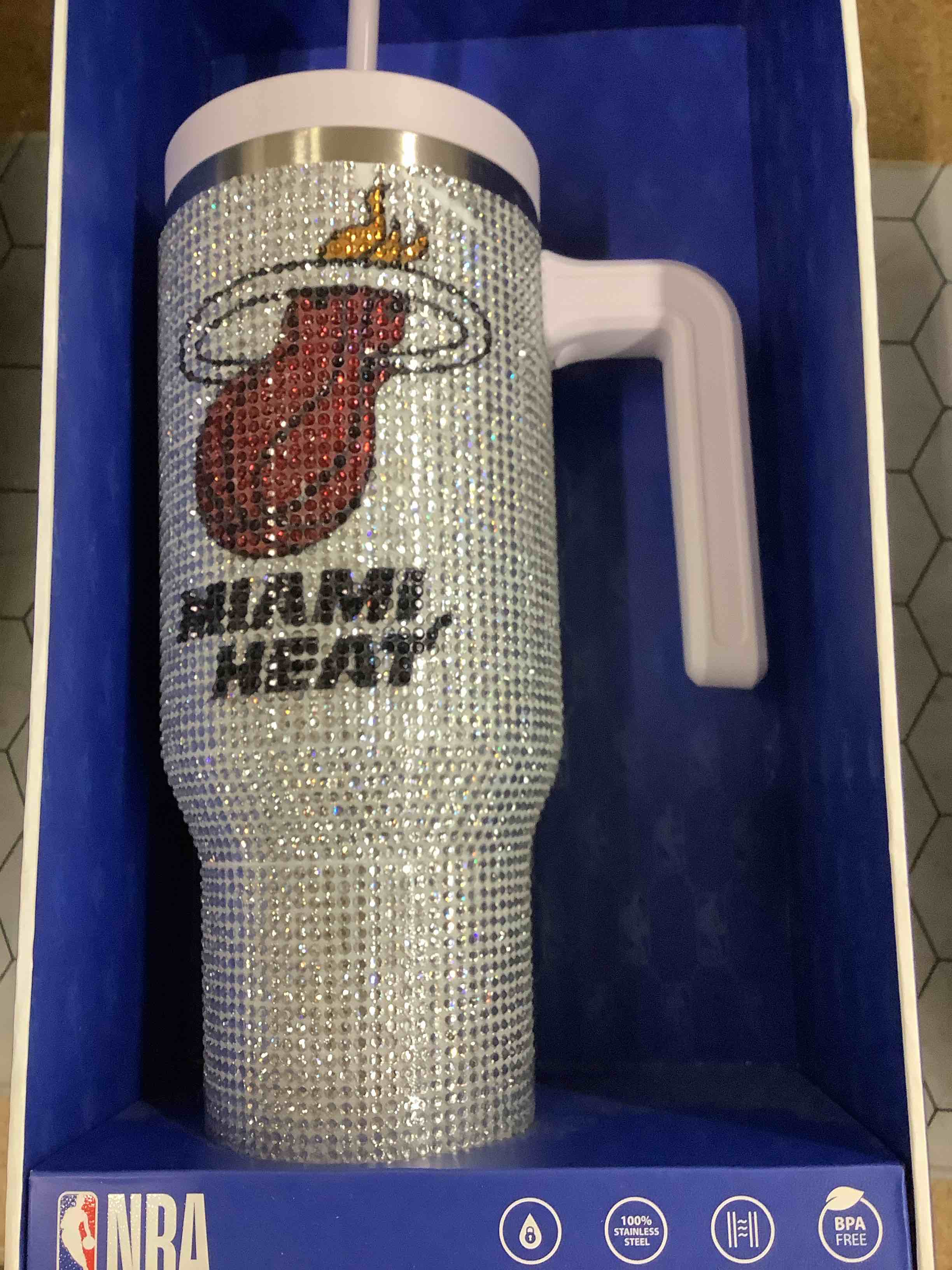 Condition photo showing Good Condition for nba cup 