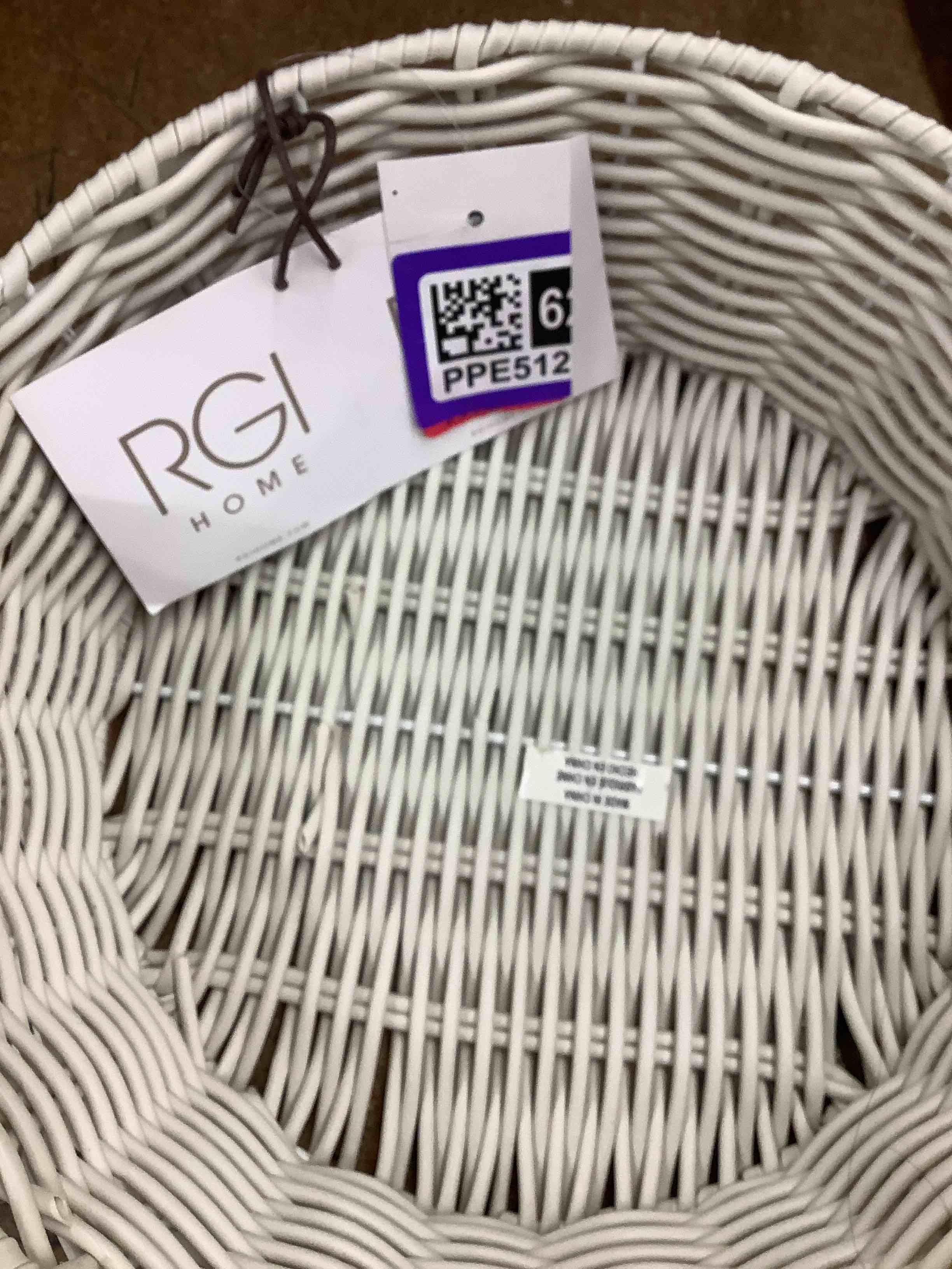 Condition photo showing Good Condition for basket 