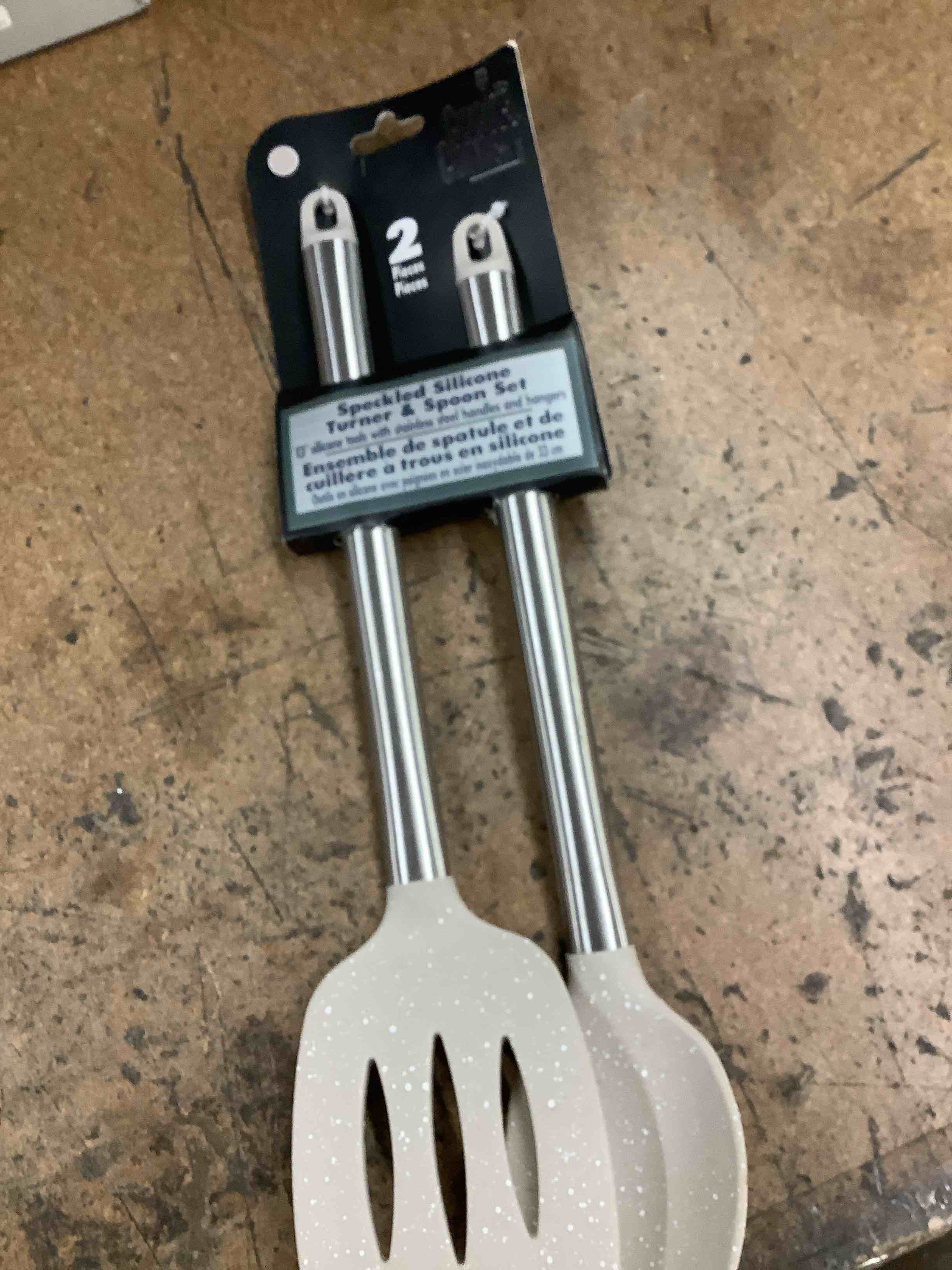 Condition photo showing Good Condition for spoon set 