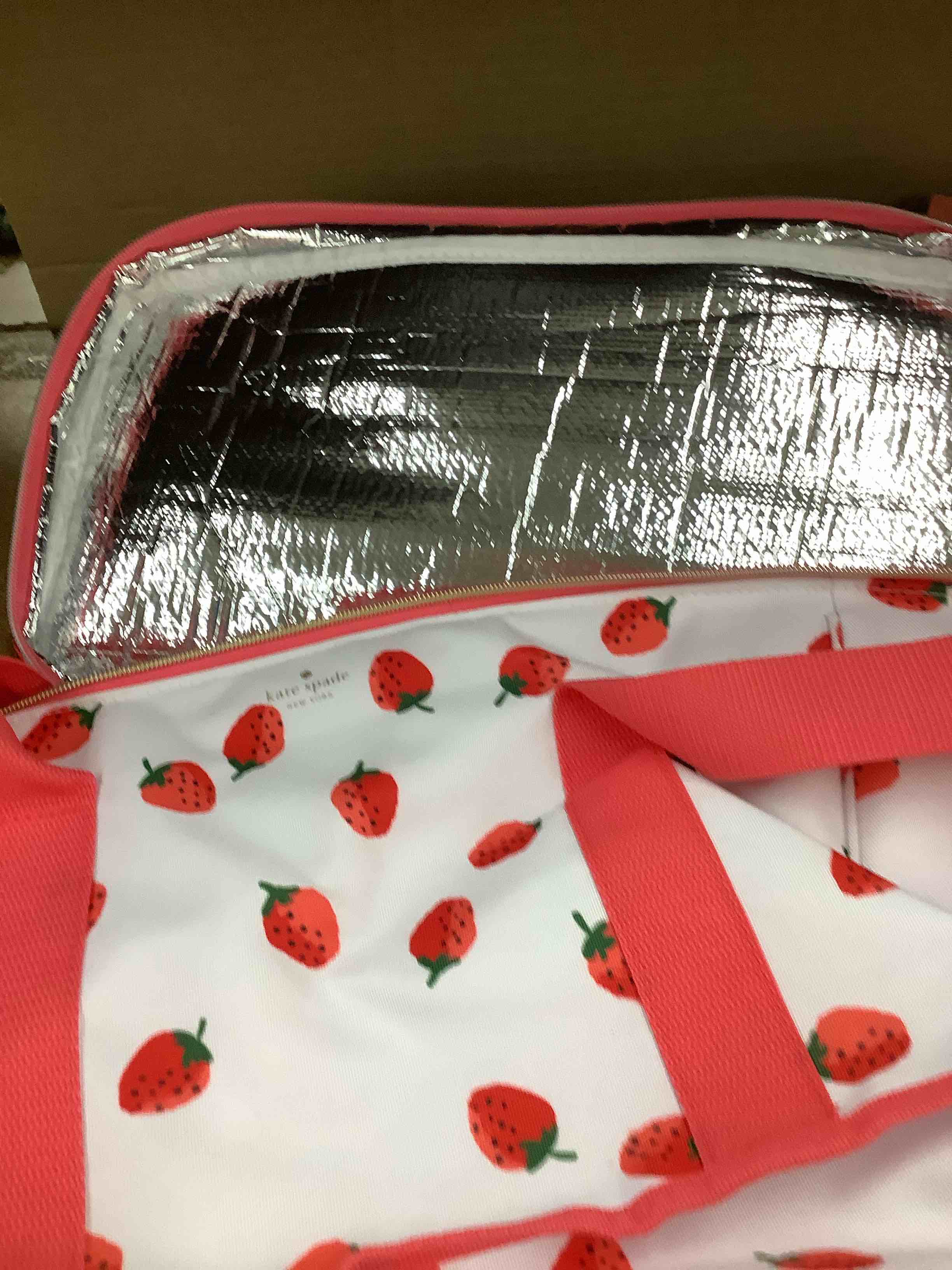 Condition photo showing Good Condition for cooling bag