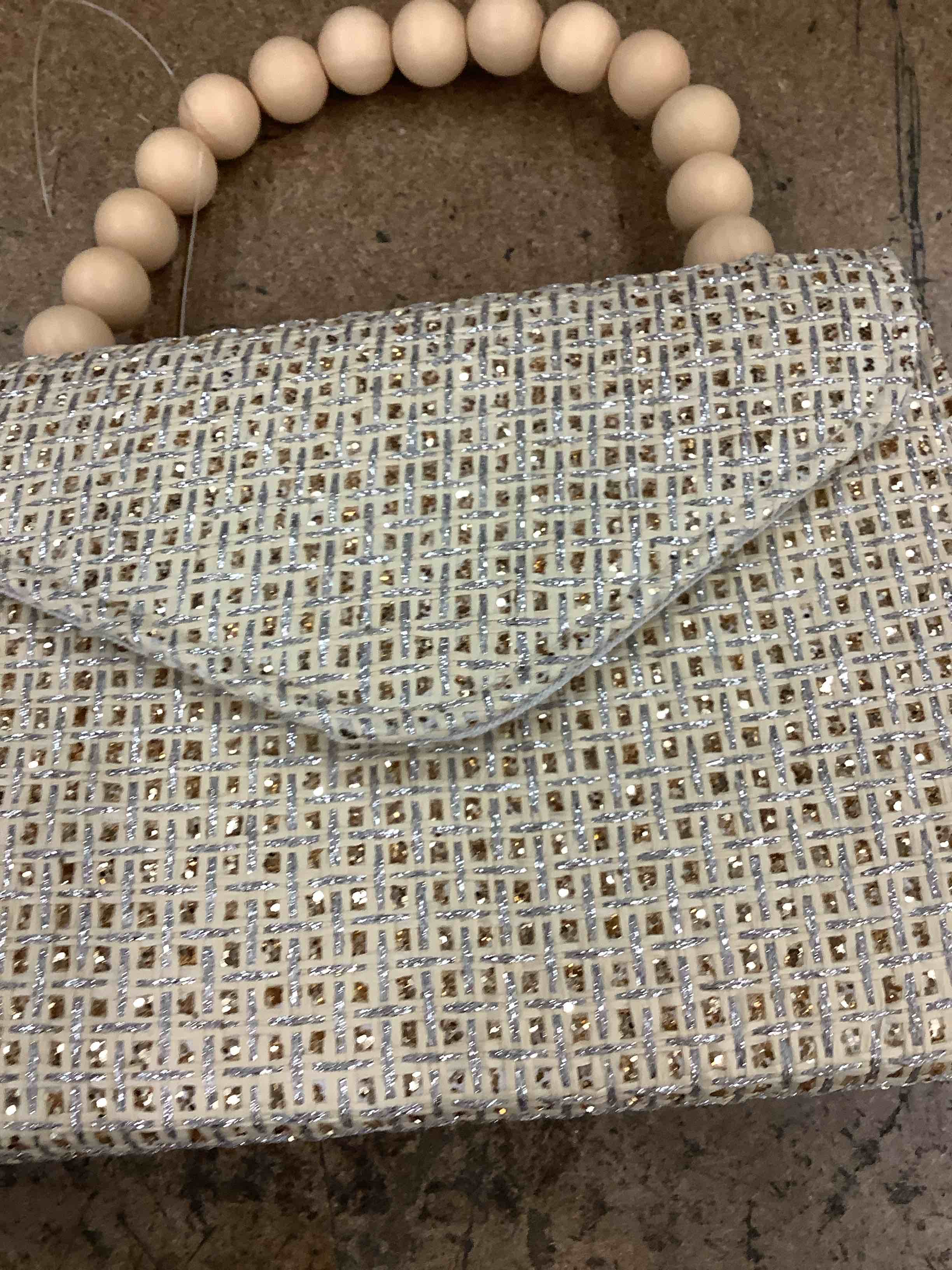 Condition photo showing Good Condition for small purse