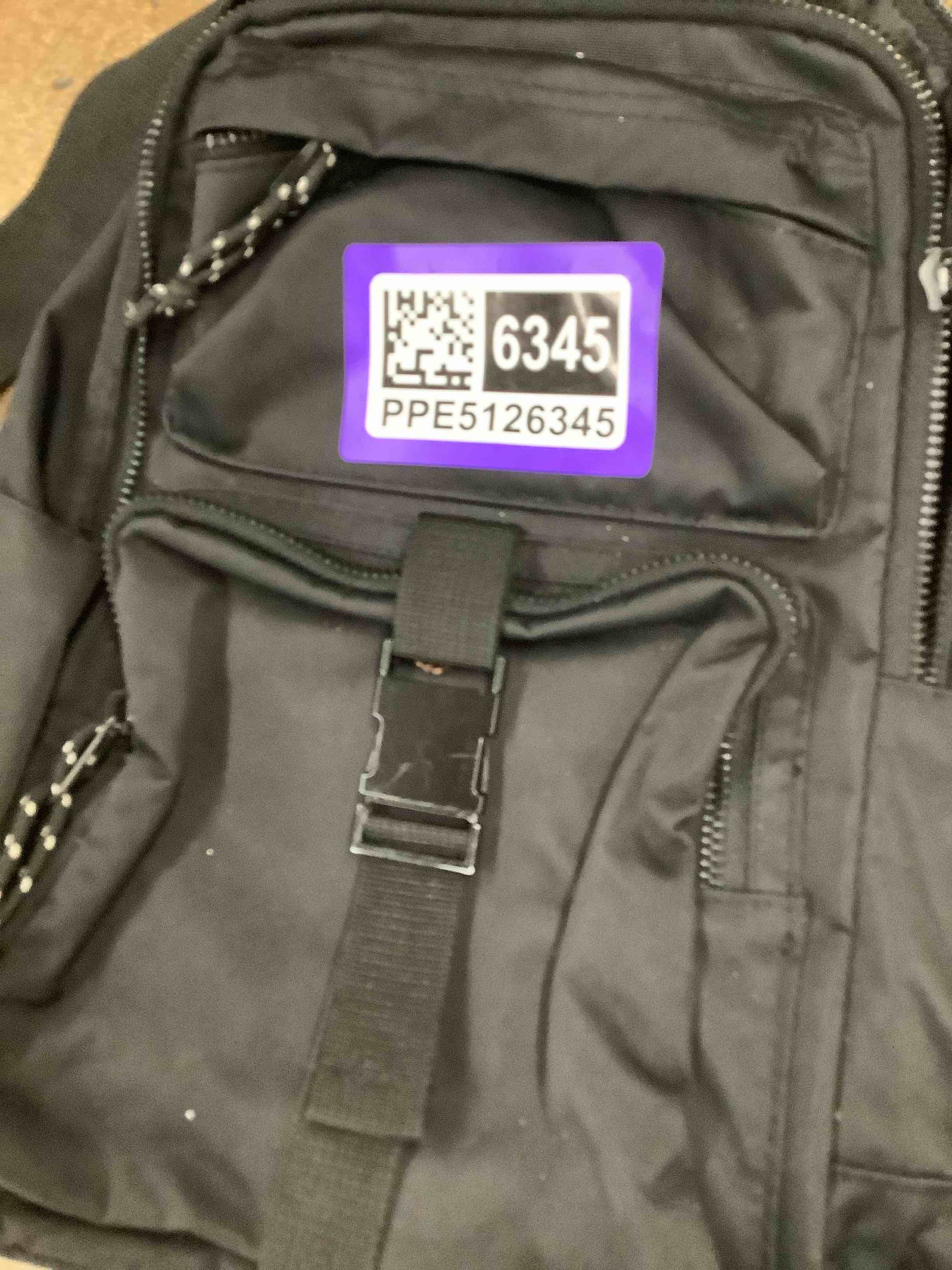Condition photo showing Good Condition for small back pack 