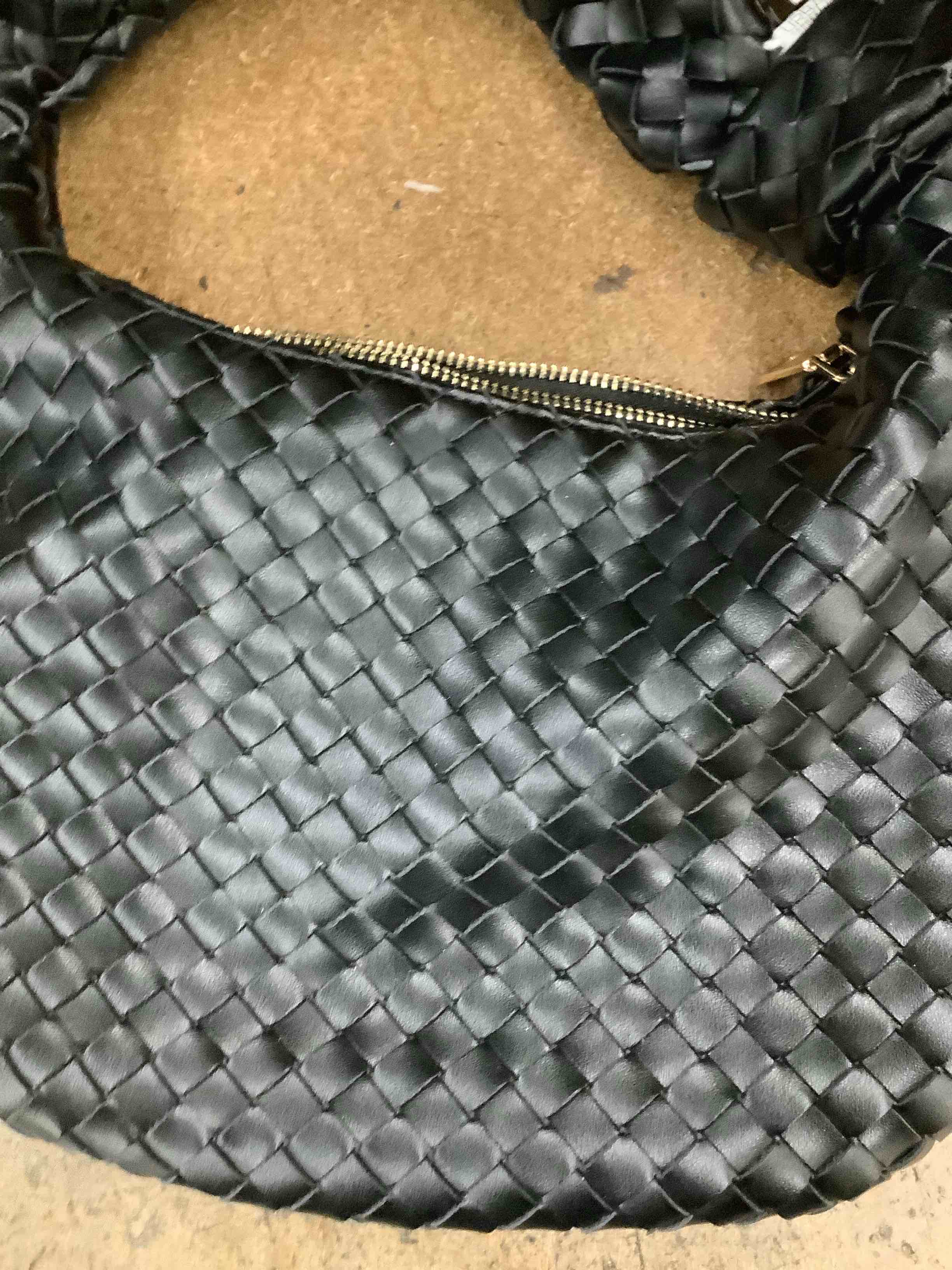 Condition photo showing Good Condition for black purse