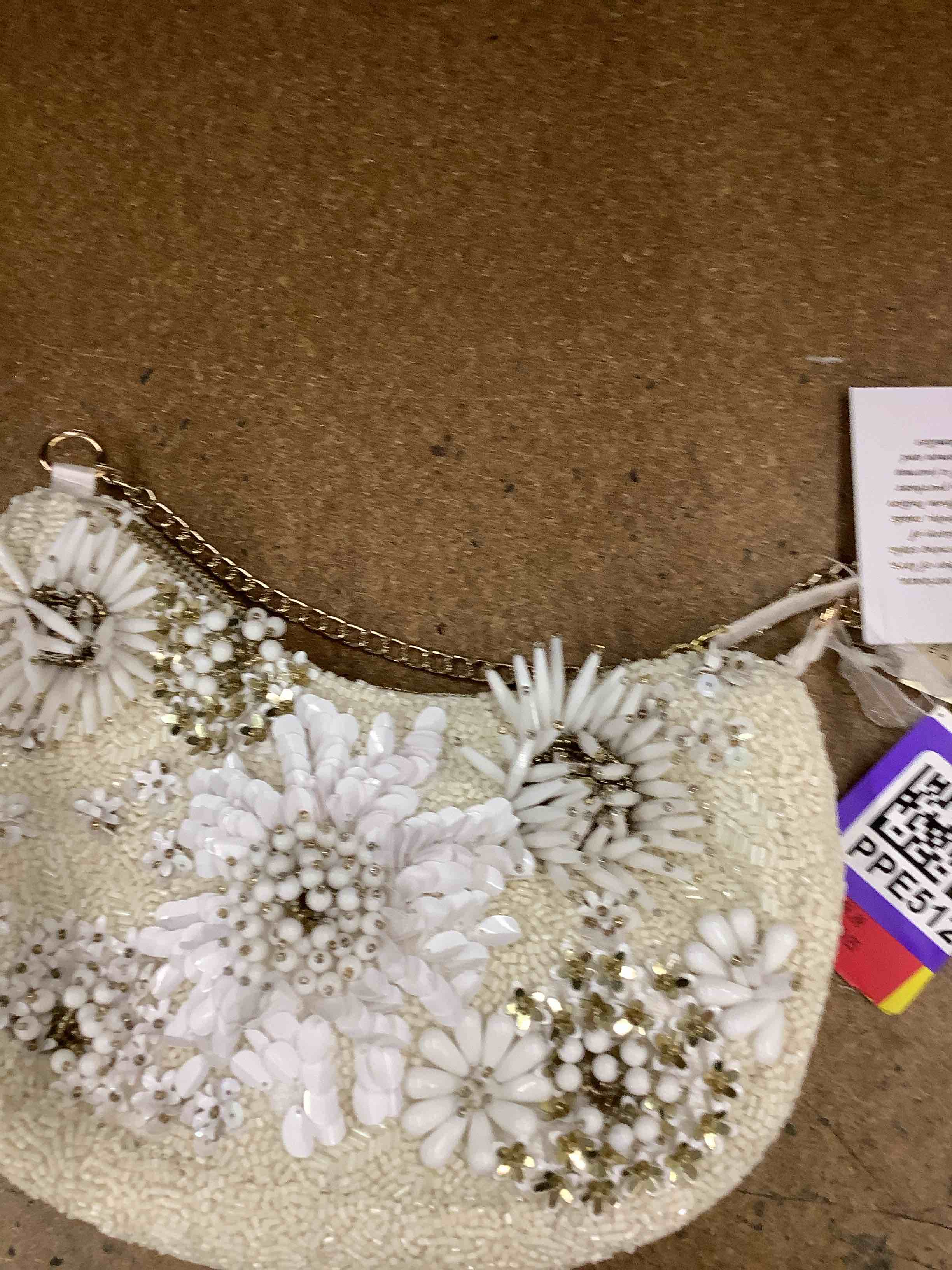 Condition photo showing Good Condition for india purse