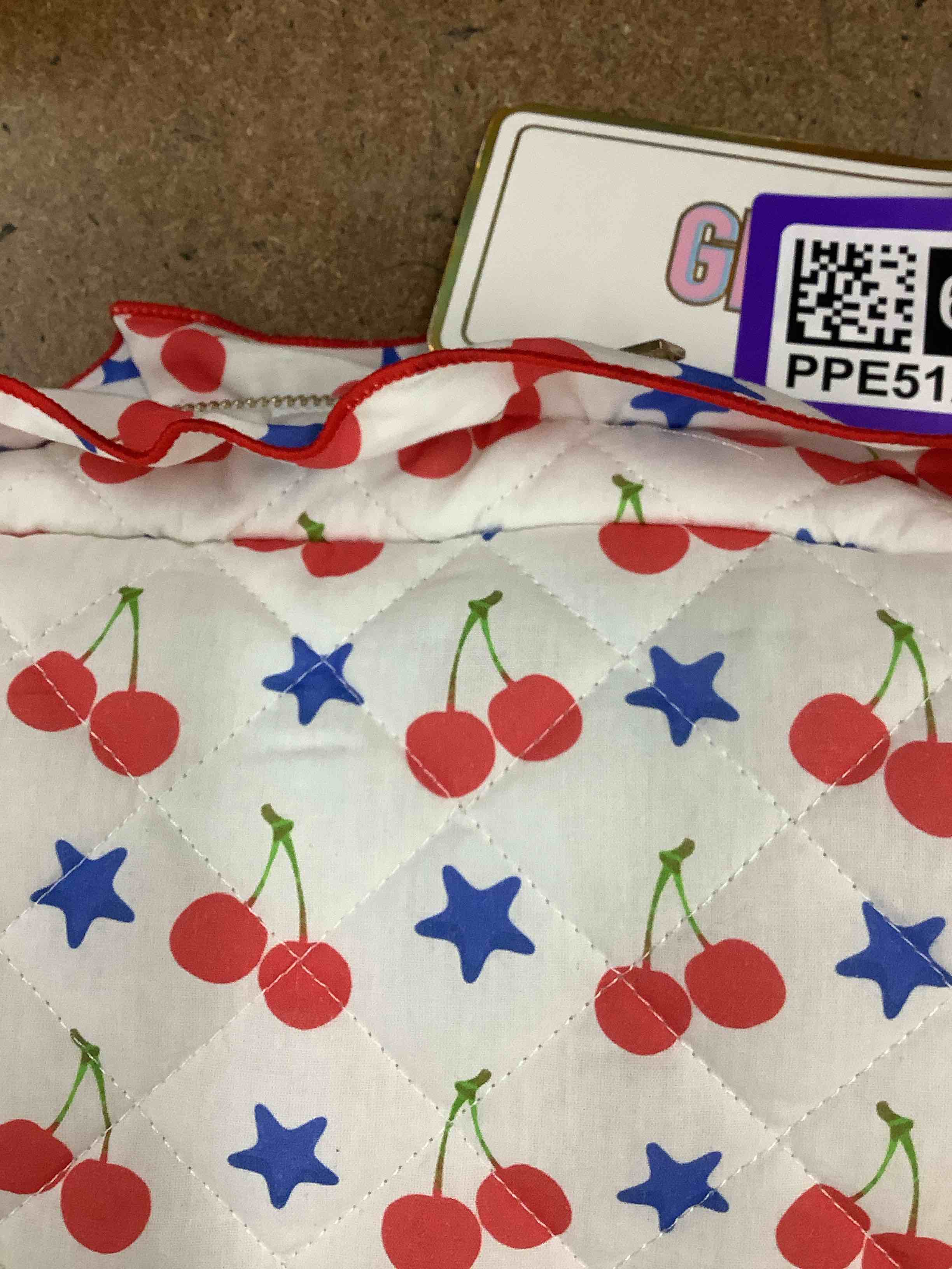 Condition photo showing Good Condition for zipper pouch 