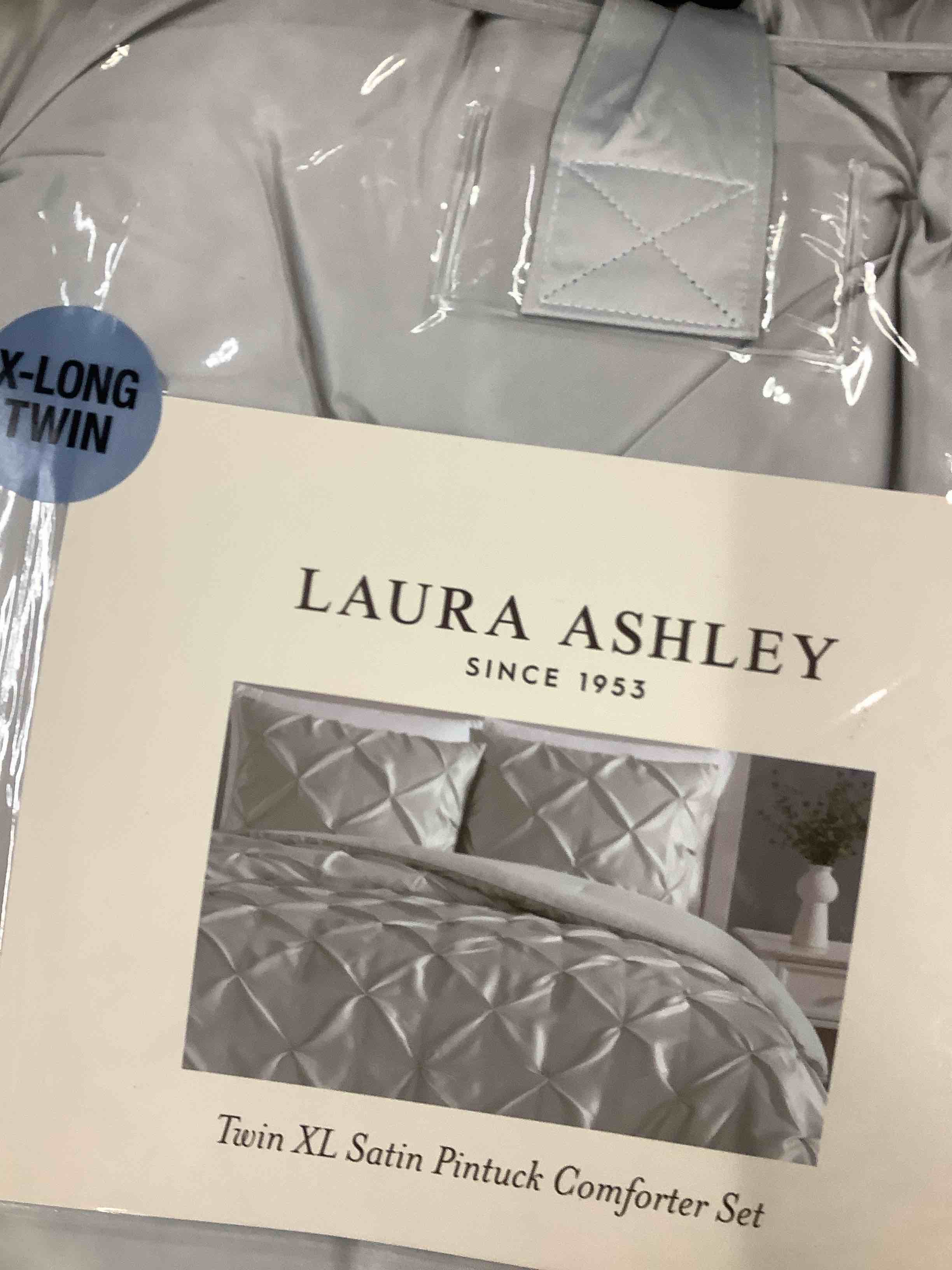 Condition photo showing Good Condition for laura ashley comforter sets