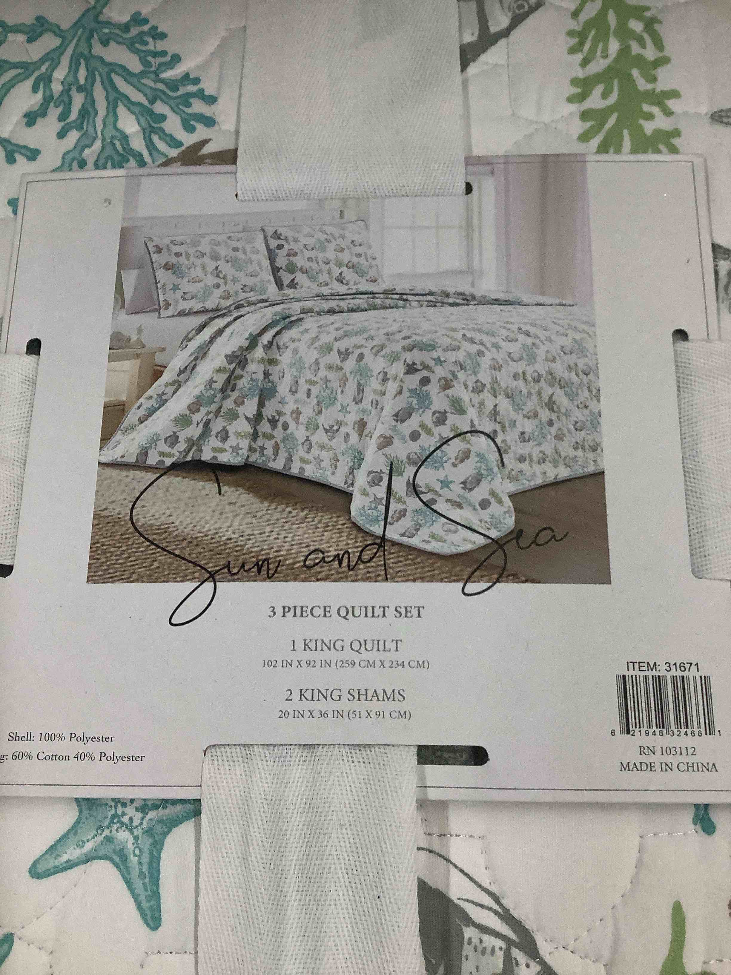 Condition photo showing Good Condition for sun and seab3 pc king quilt 