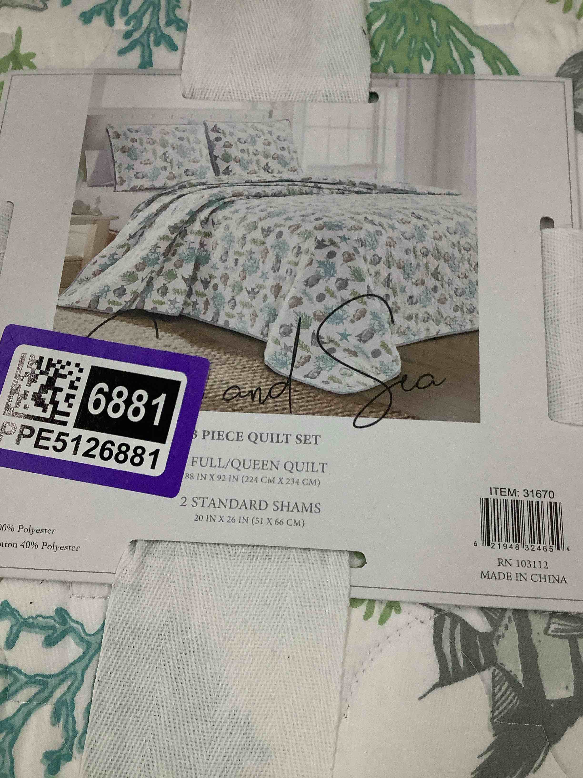 Condition photo showing Good Condition for sun and sea quilt set 