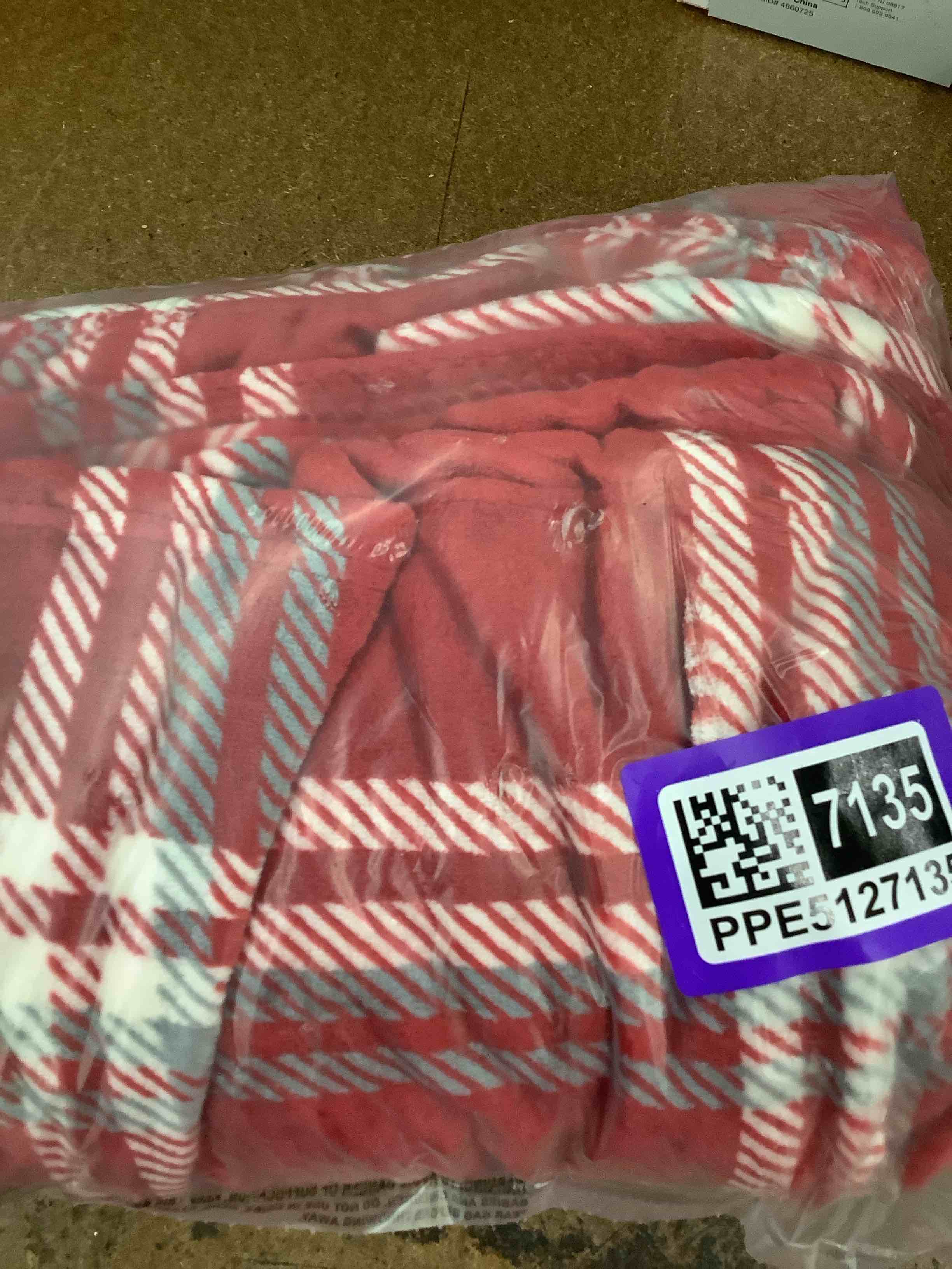 Condition photo showing Good Condition for full throw 