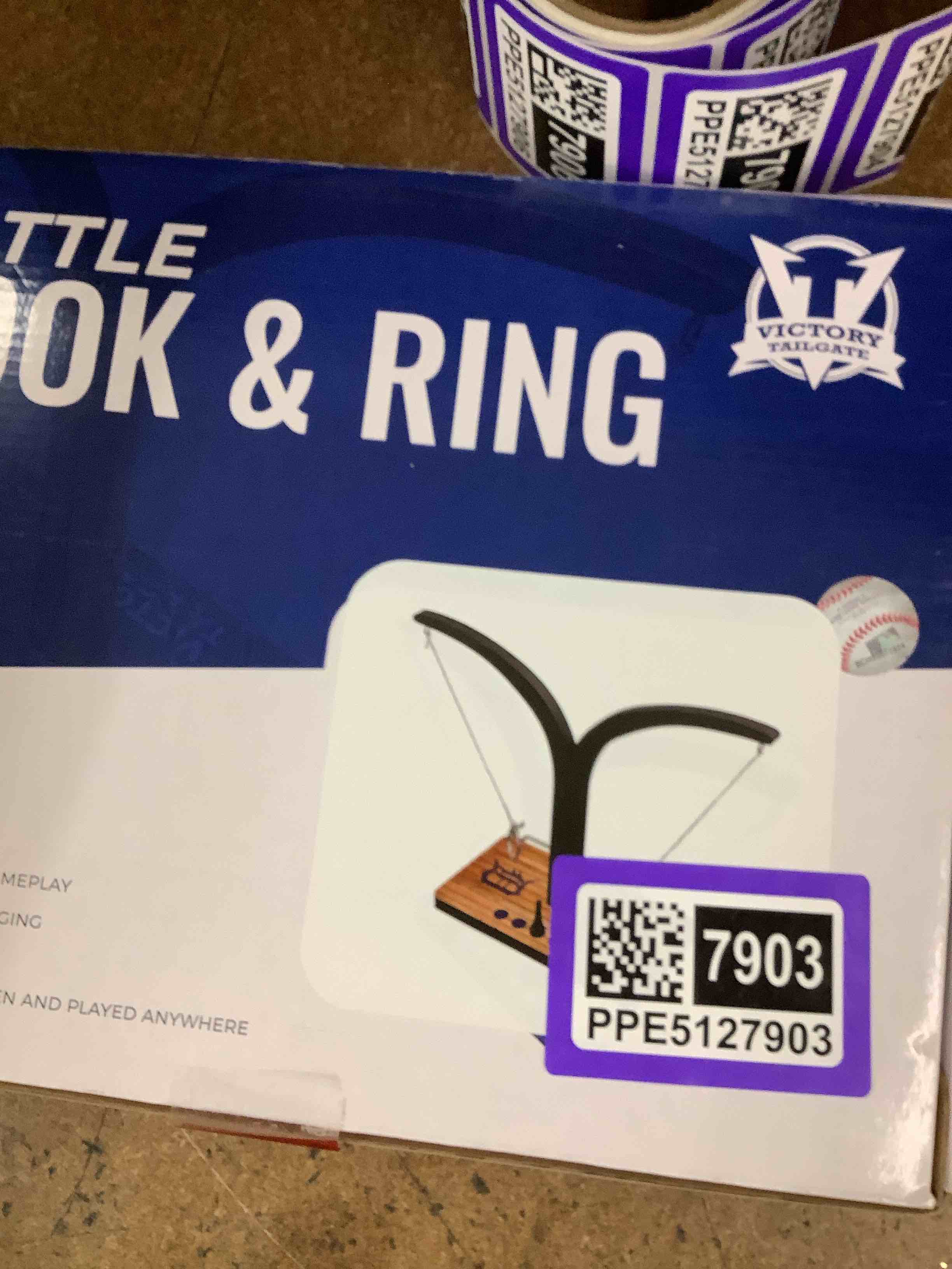 hook & ring 