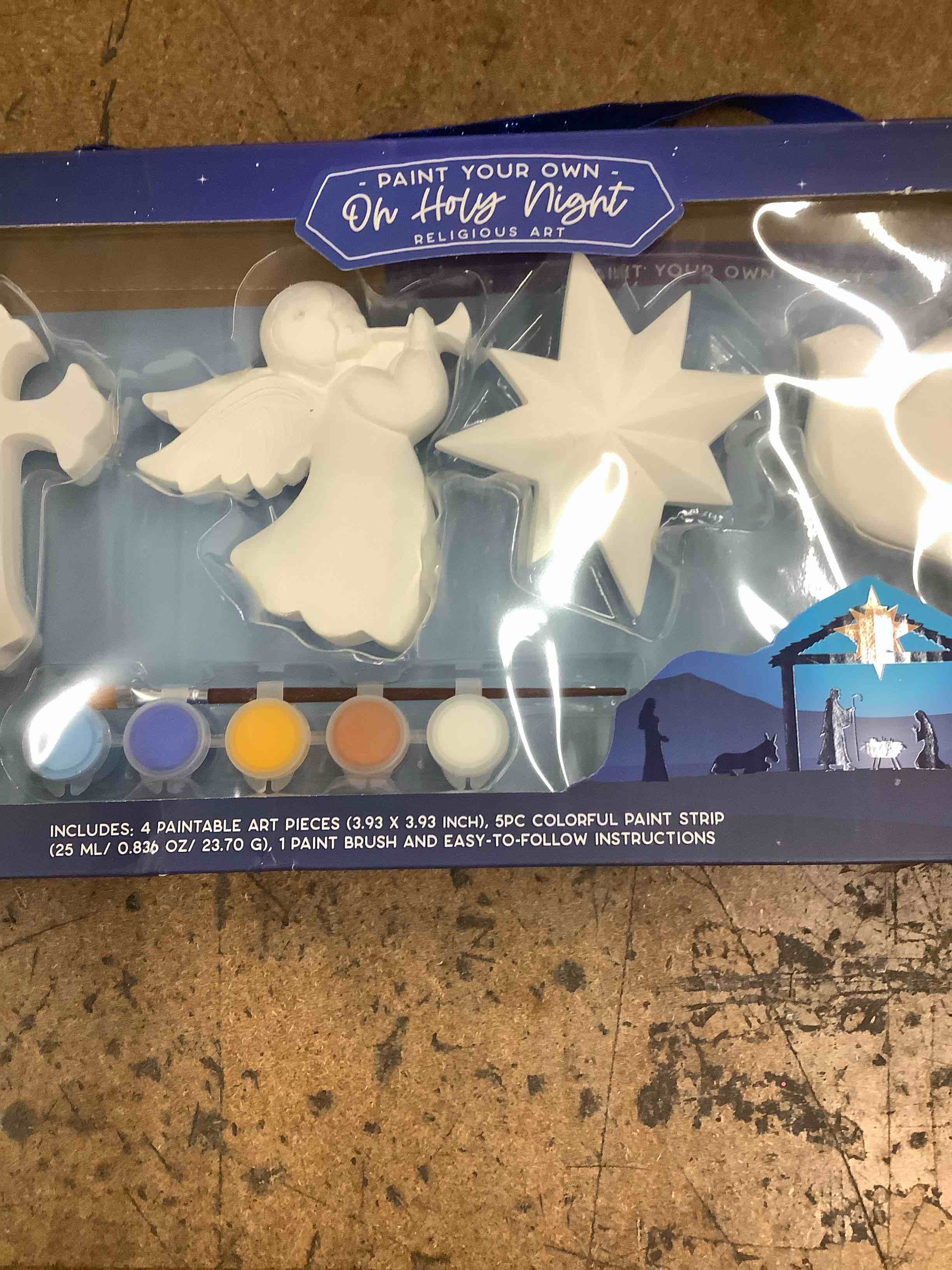 Condition photo showing Good Condition for paint set 