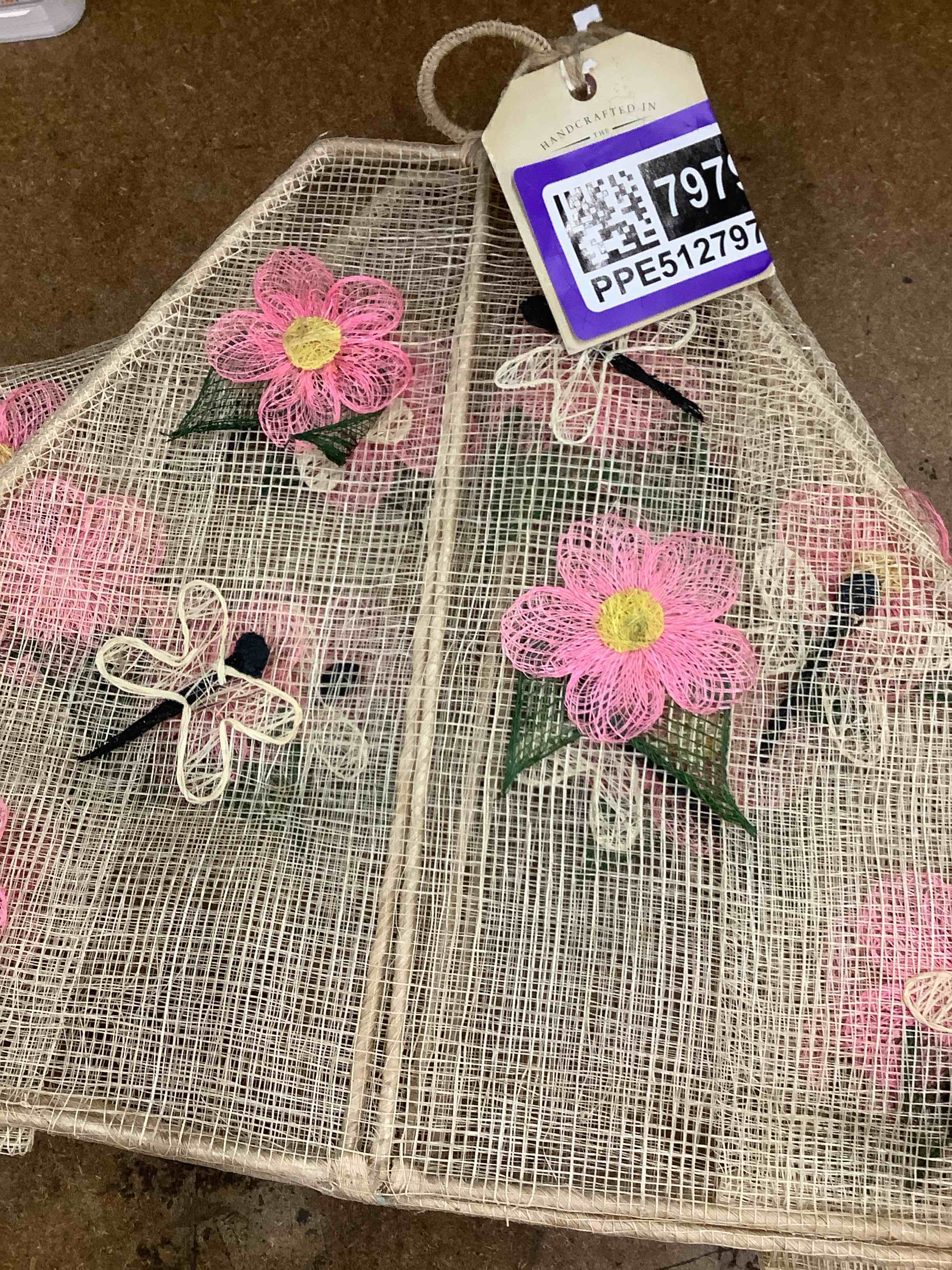 Condition photo showing Good Condition for handcrafted nets 