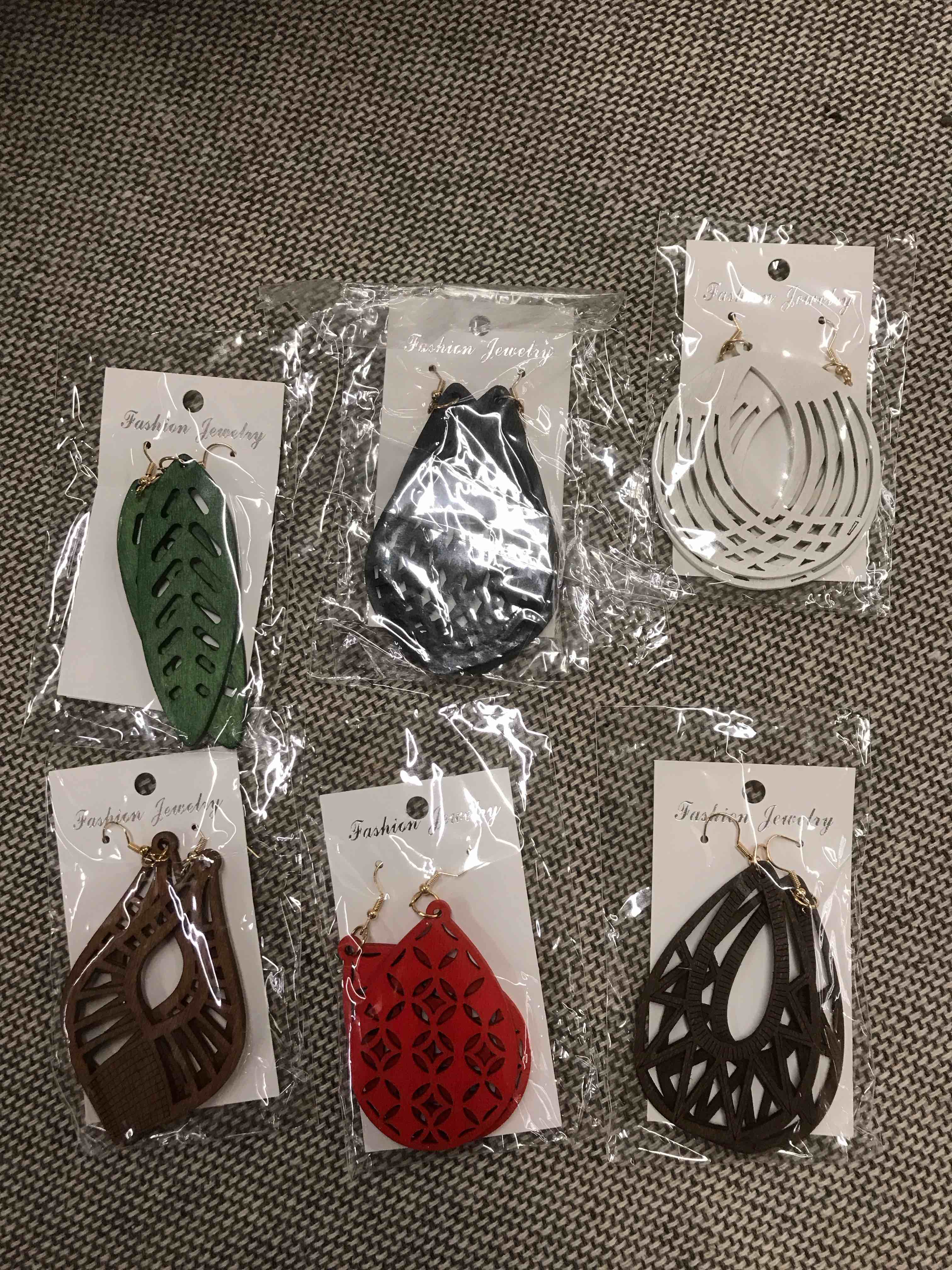 6 Pair Women’s Earrings 