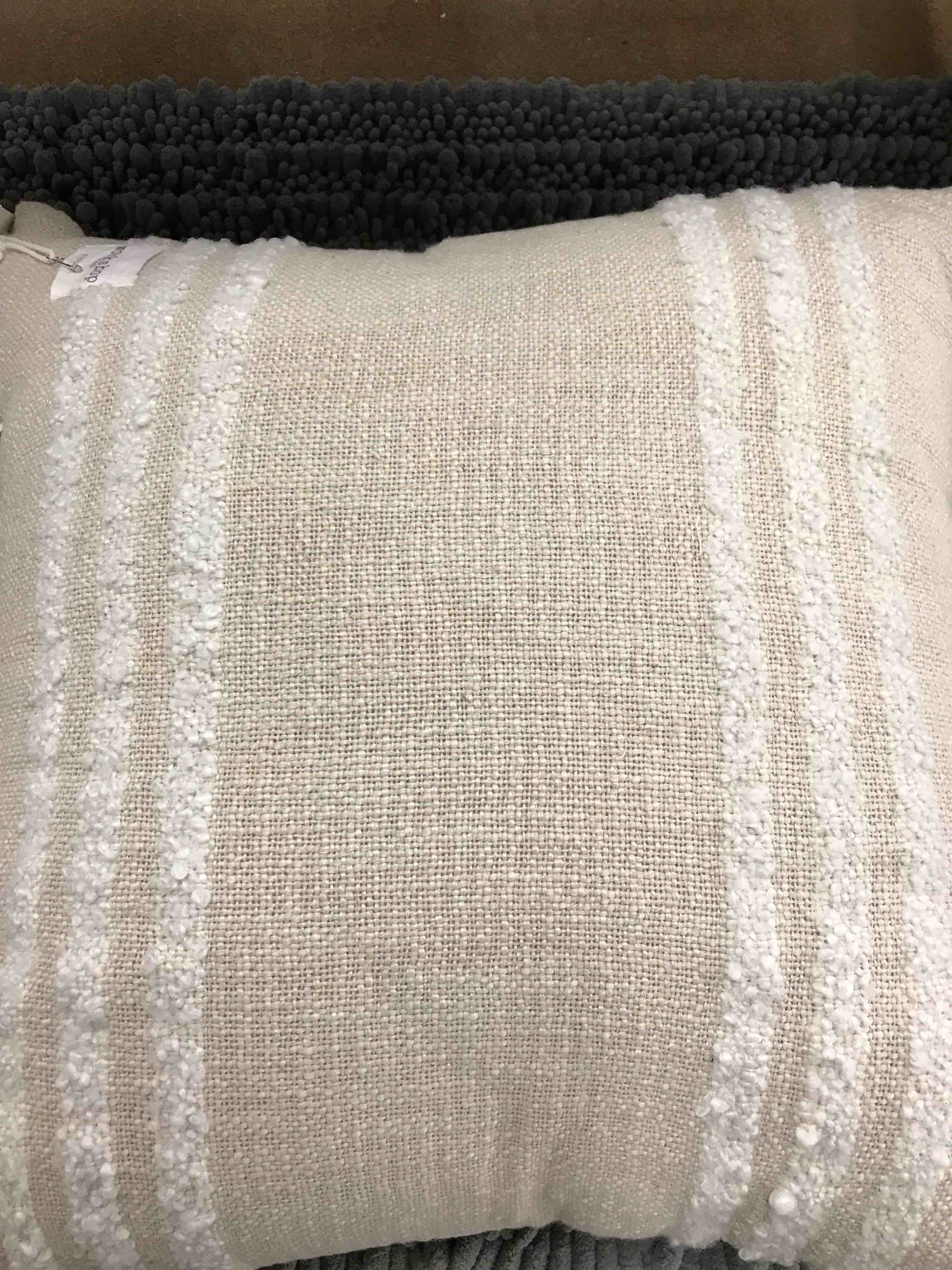 Condition photo showing New/Like New for Decorative Pillow 