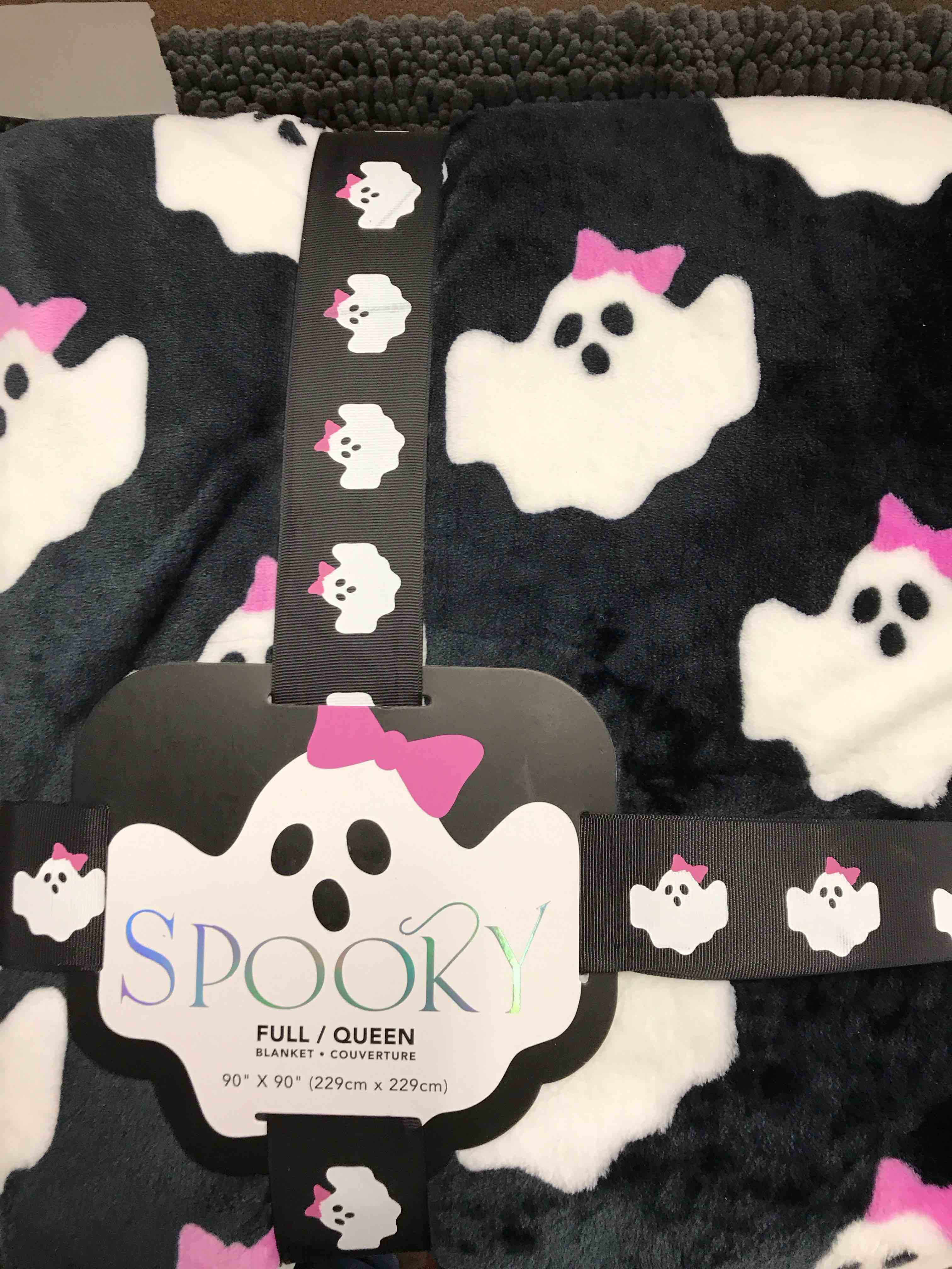 Spooky Full /Queen Blanket.   90x90”