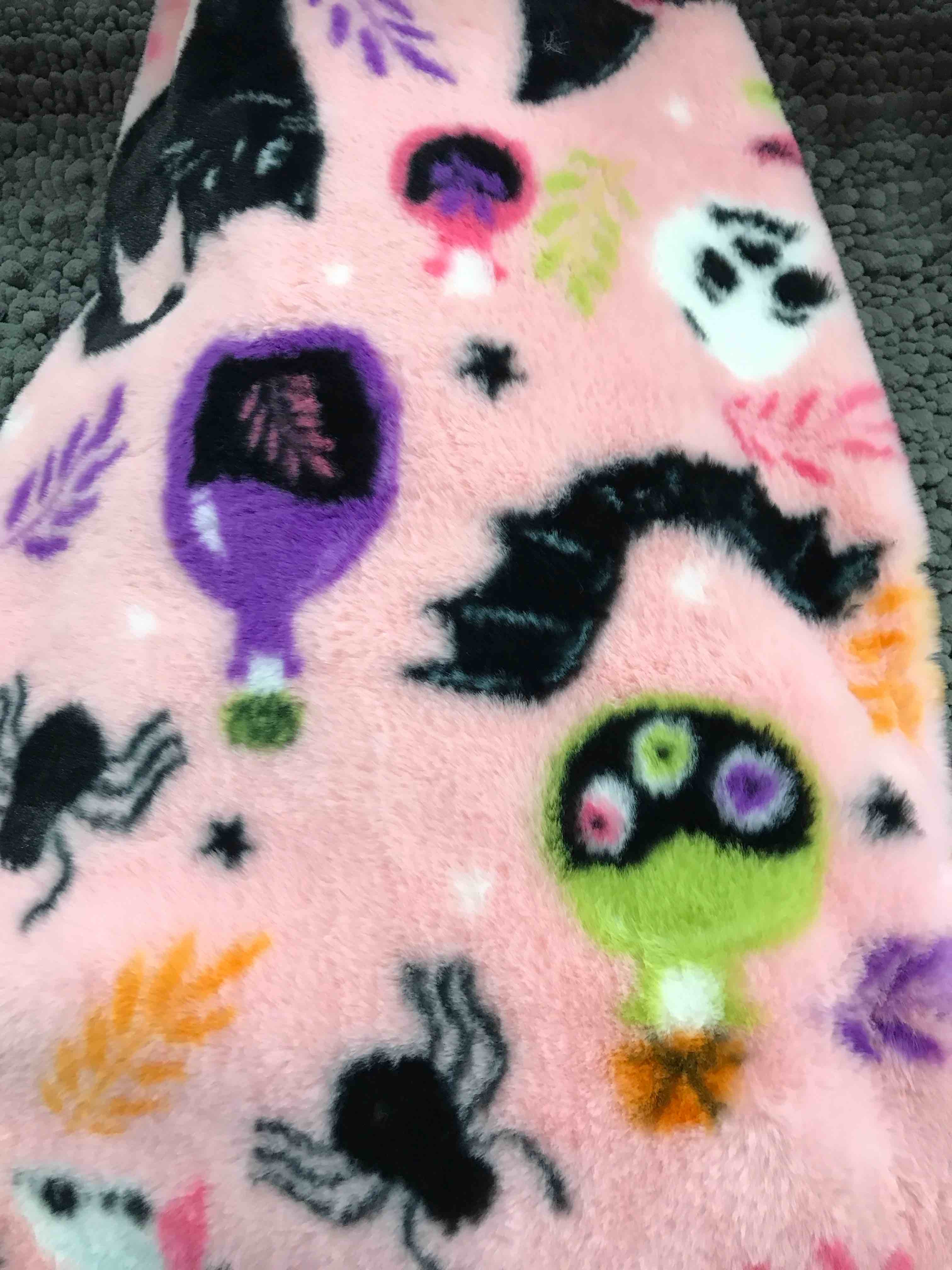 Condition photo showing New/Like New for Isaac Mizrahi Faux Fur Throw.   50x70”