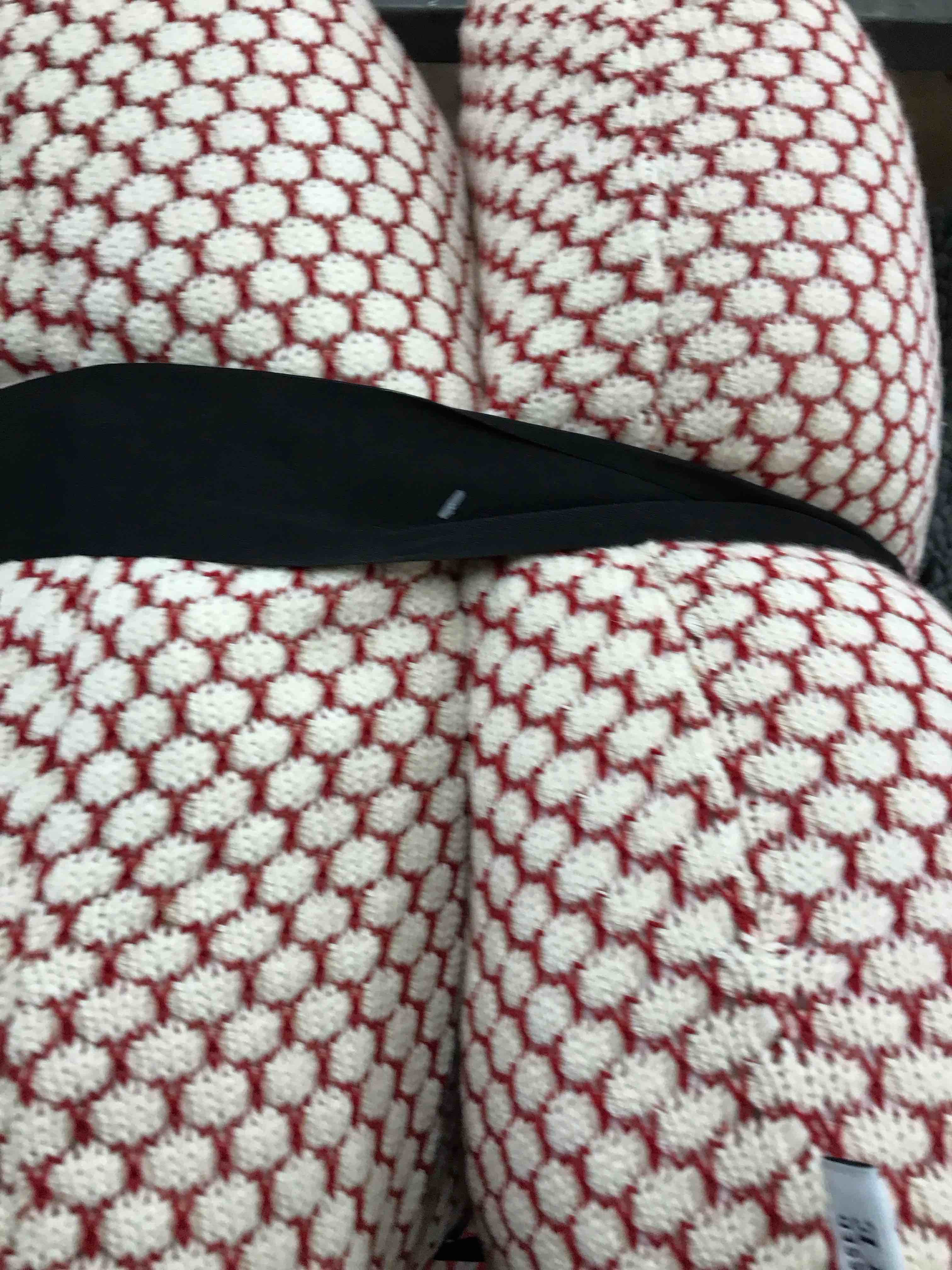 Condition photo showing New/Like New for Setbof 2 Decorative Pillows 