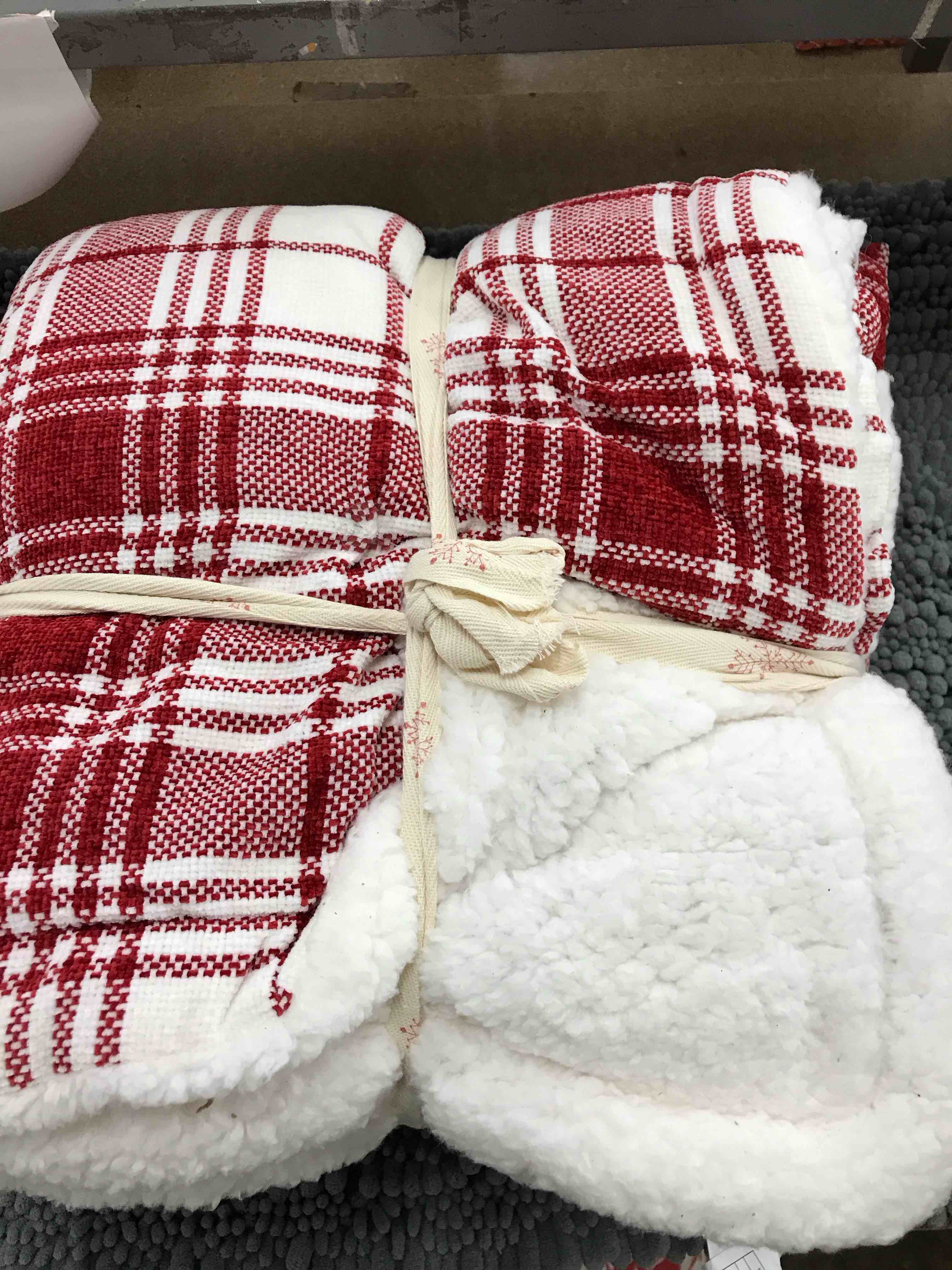 Condition photo showing New/Like New for Decorative Pillow and Throw