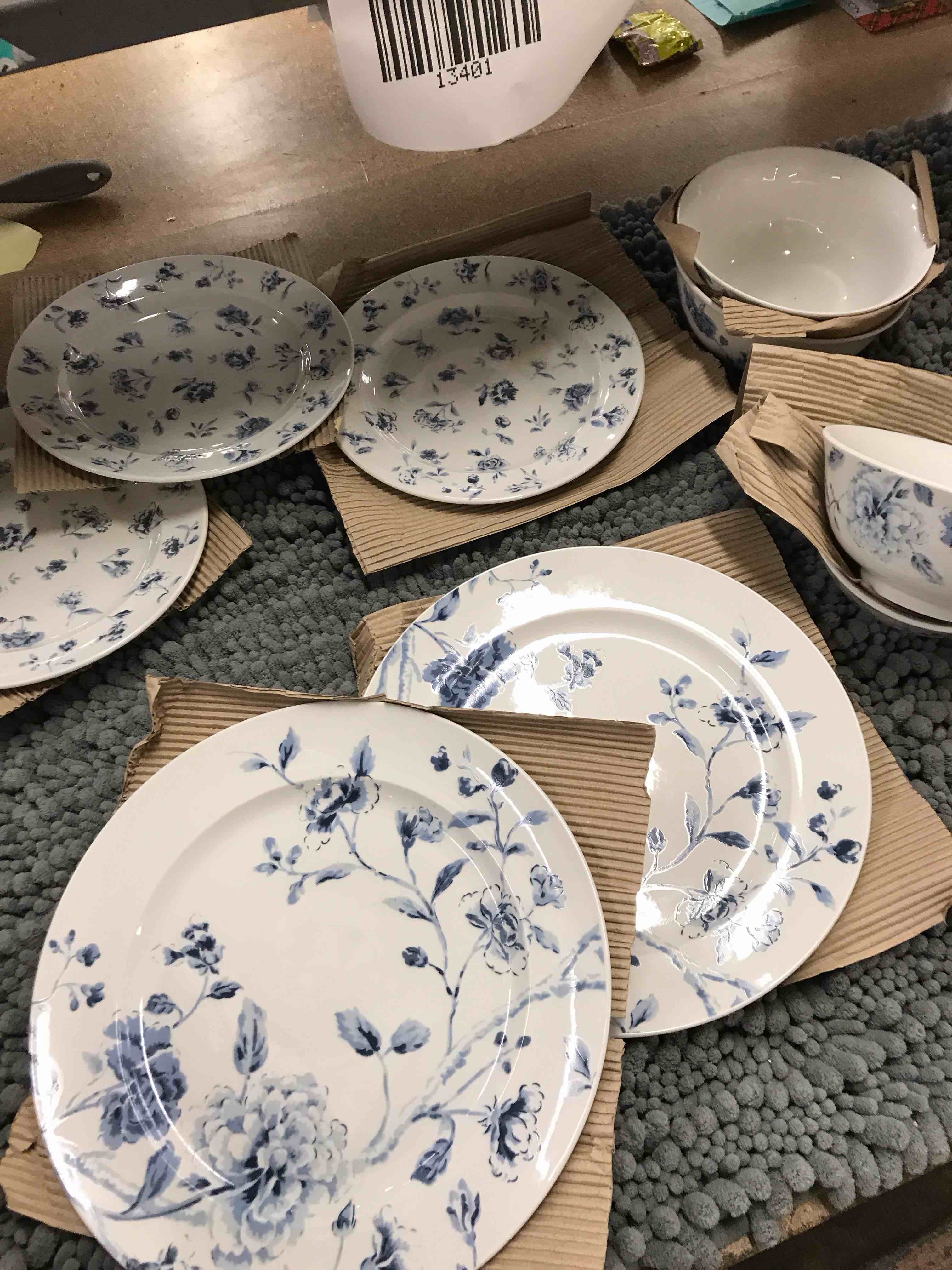 dinnerware set 