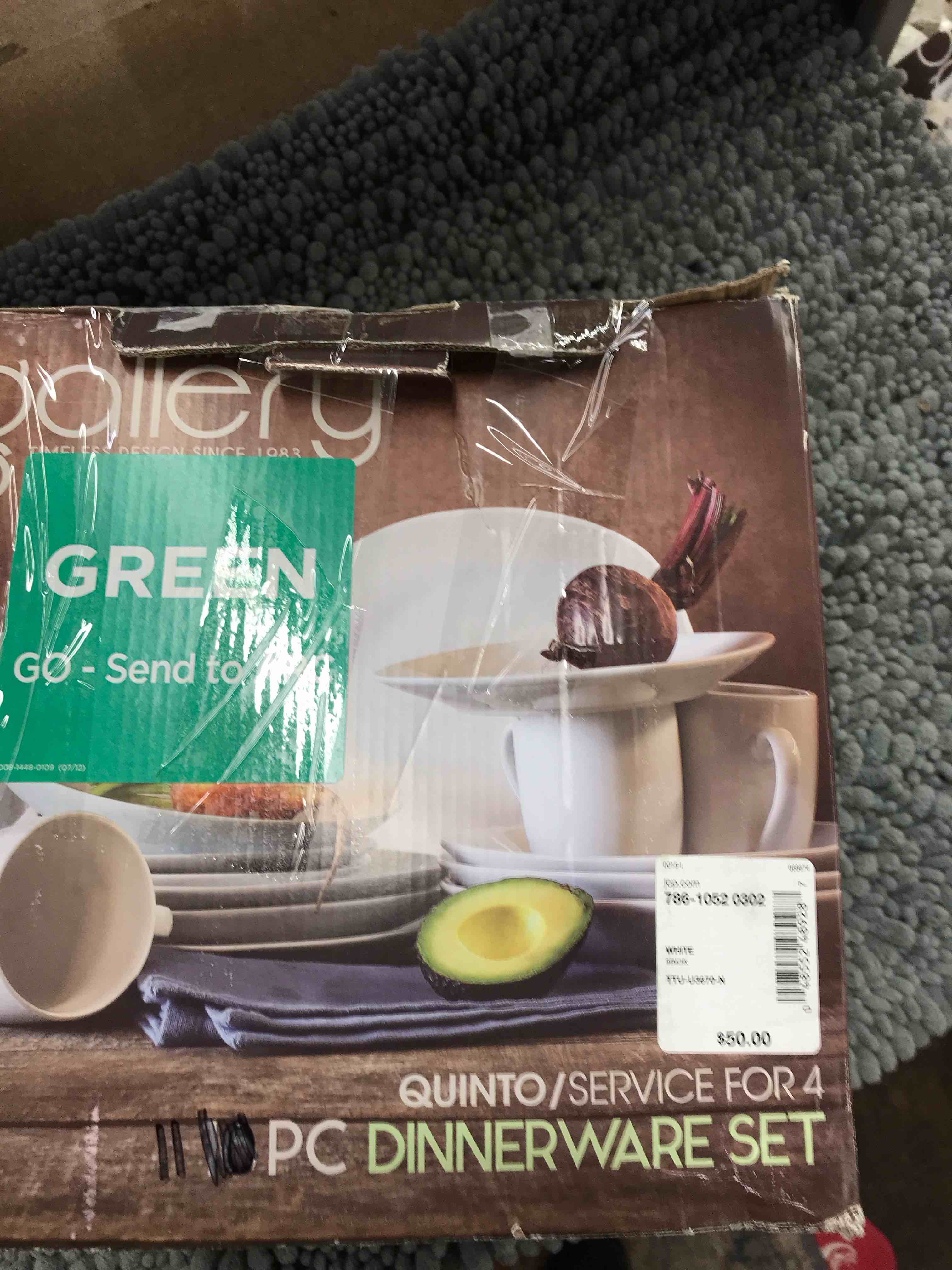 11 piece Dinnerware Set