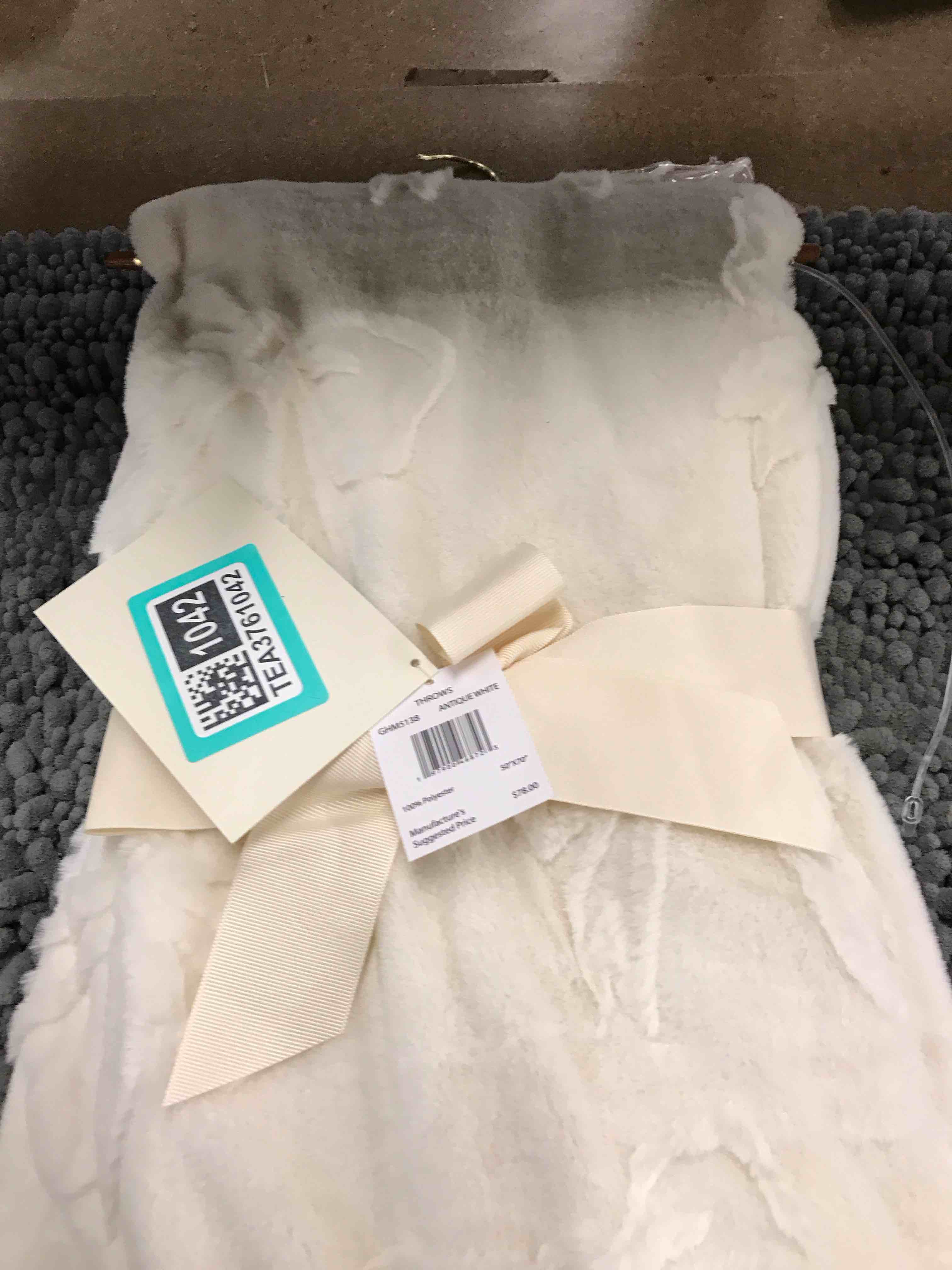 plush throw.   50x70”