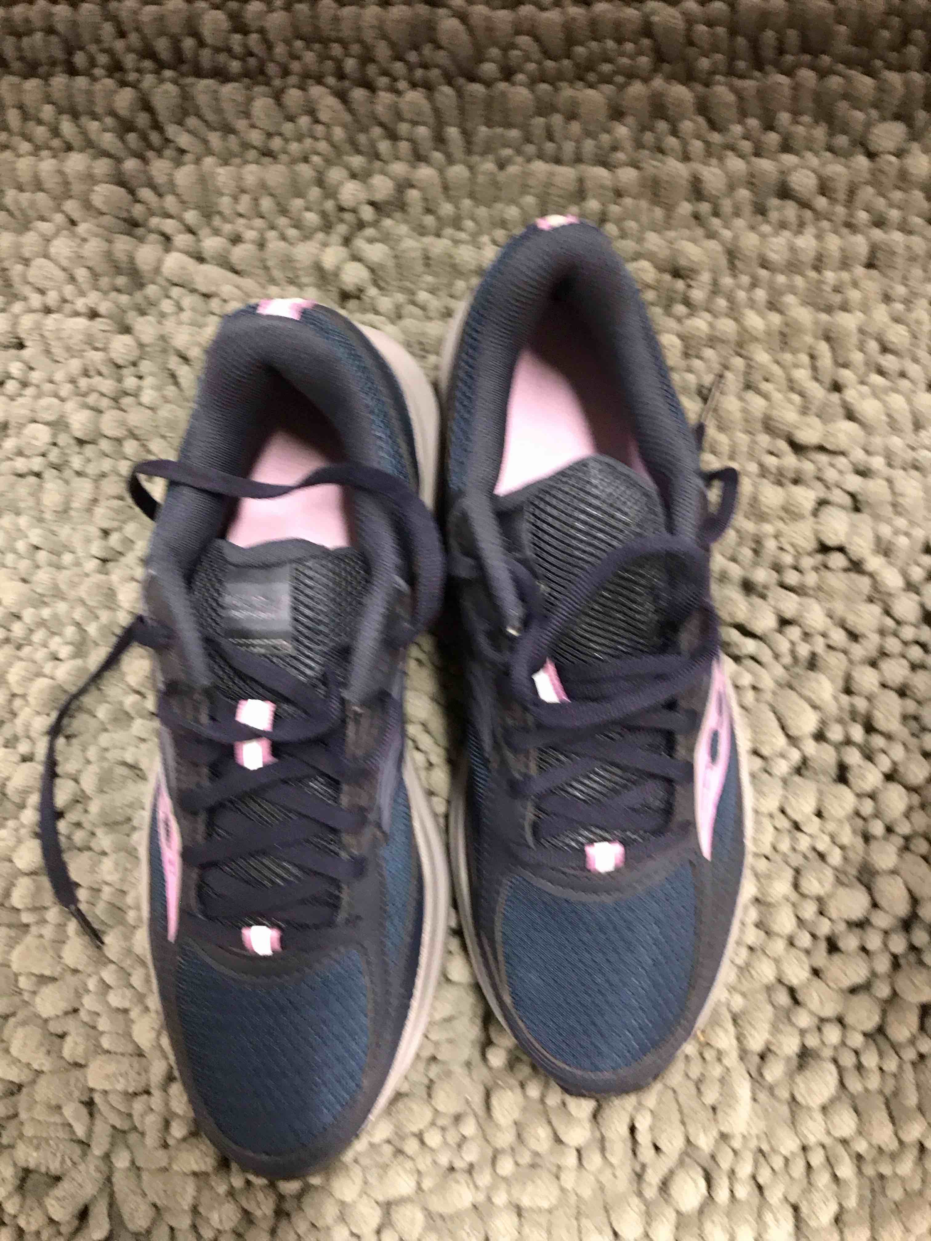 saucony Women’s Gym Shoe Size 8