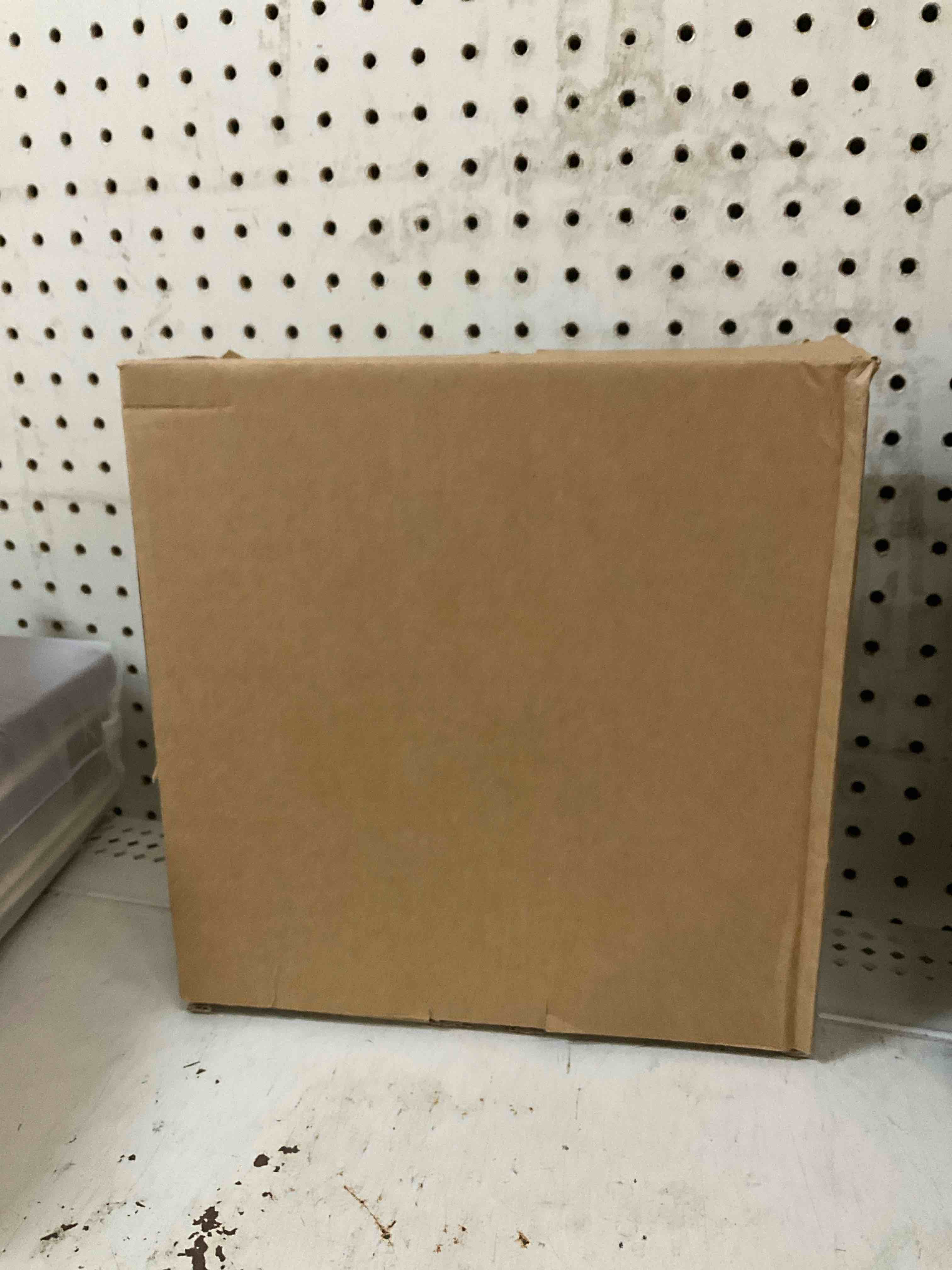 https://s3.amazonaws.com/lotting-images-prod/TrapsLLC/PNK7336008_1785429881130.jpeg