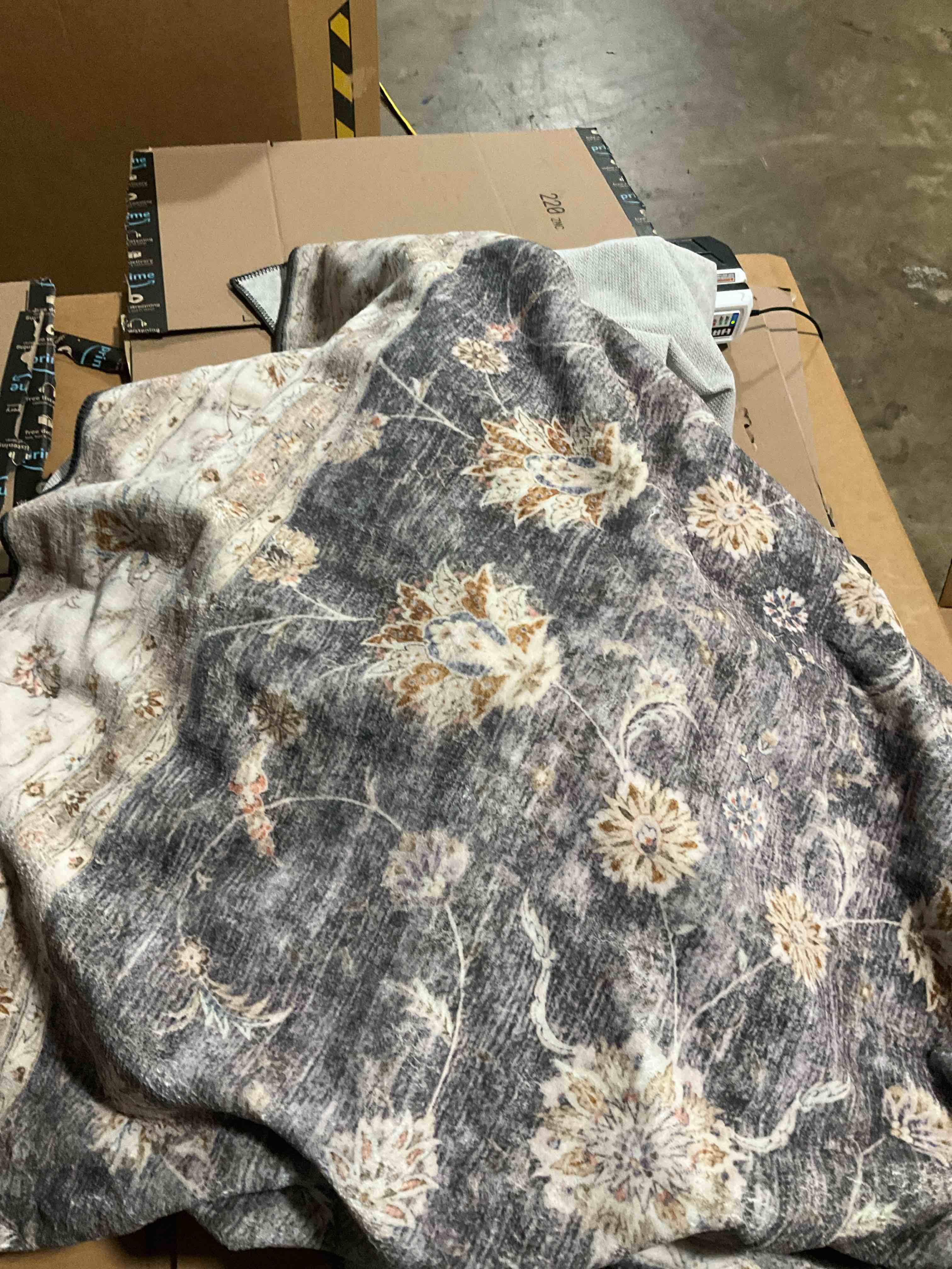 https://s3.amazonaws.com/lotting-images-prod/TrapsLLC/PPE5017287_1779895764705.jpeg