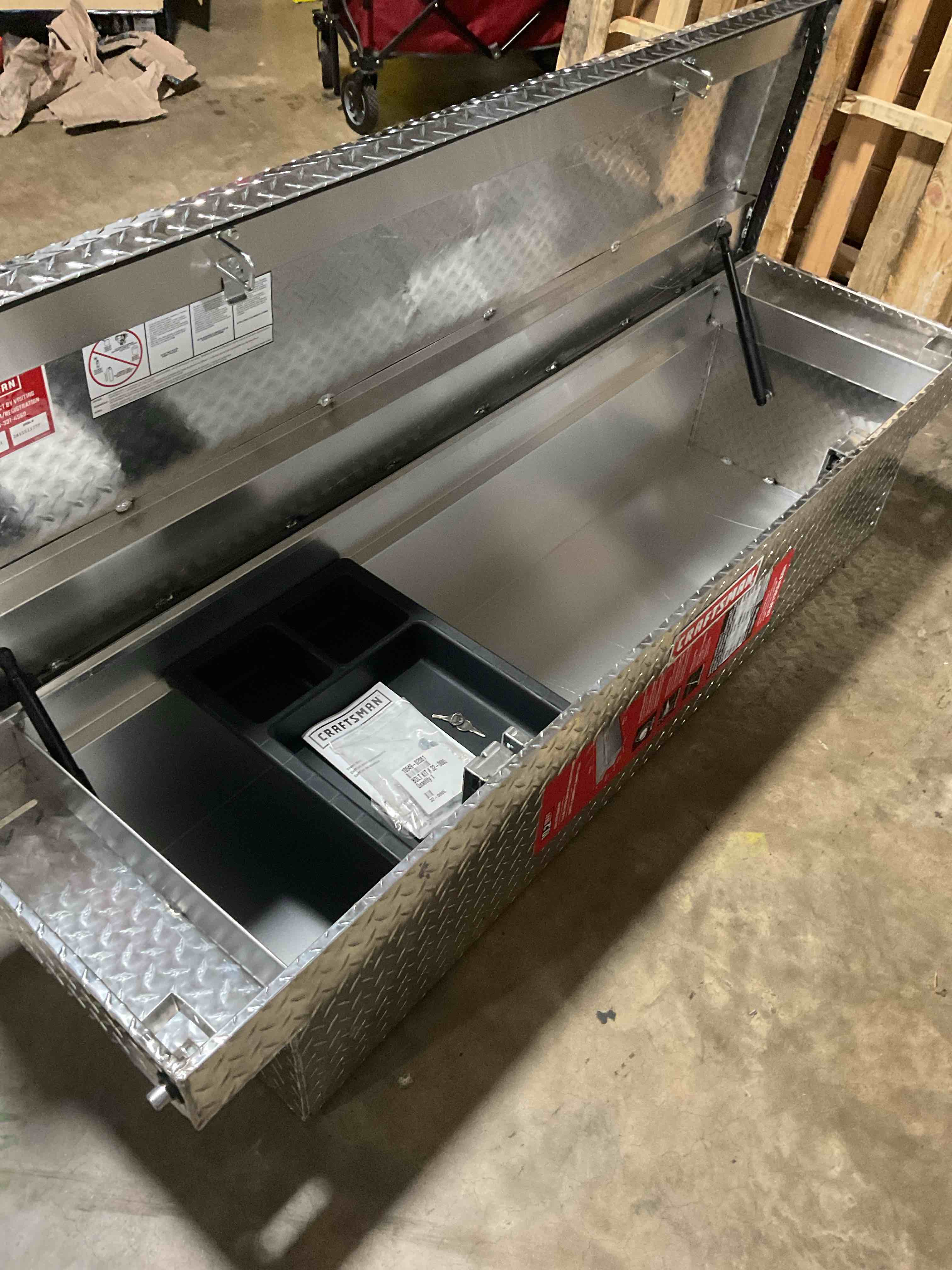 https://s3.amazonaws.com/lotting-images-prod/TrapsLLC/PPE5023090_1788882971934.jpeg