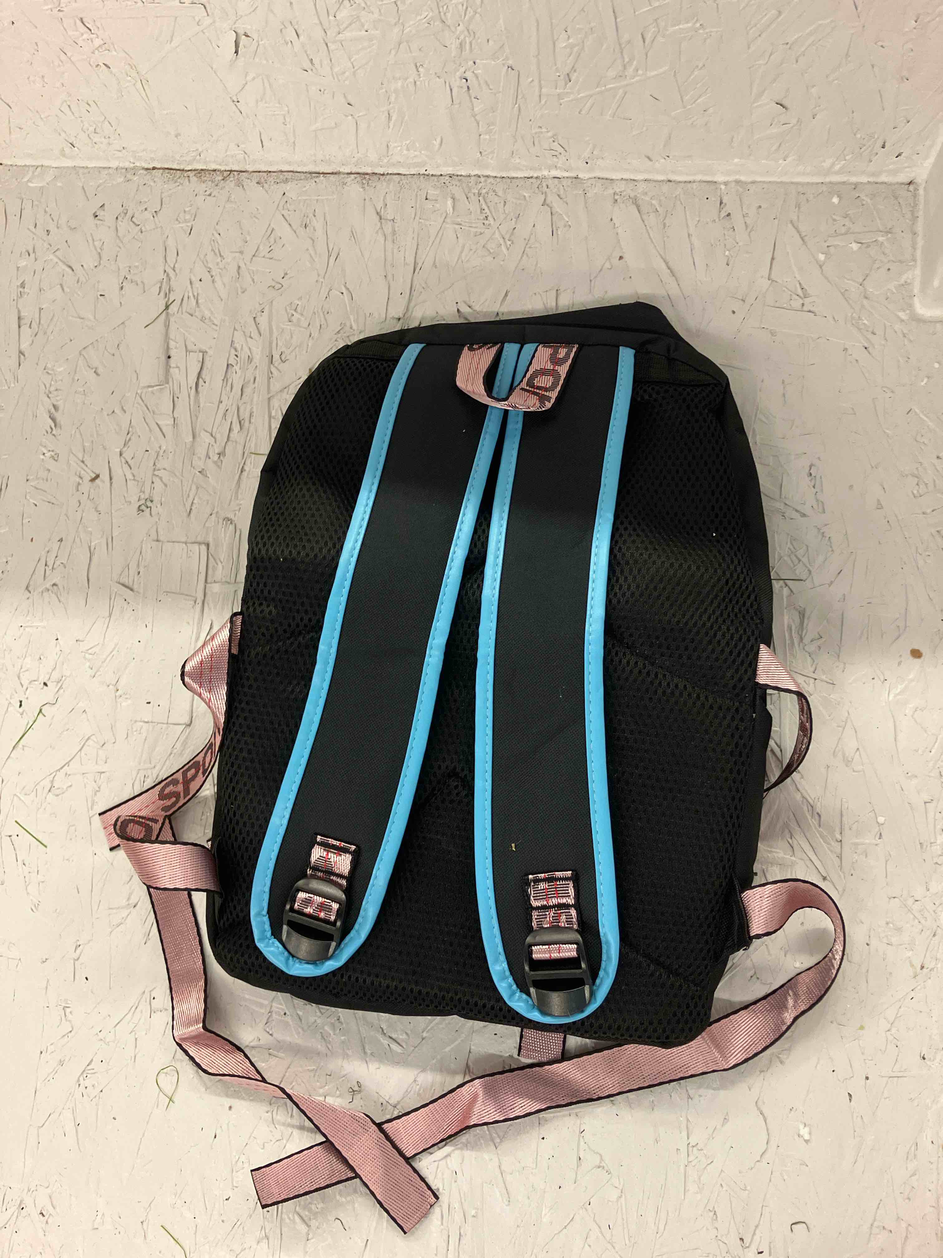 https://s3.amazonaws.com/lotting-images-prod/TrevorC/GRA3628648_1758208203172.jpeg