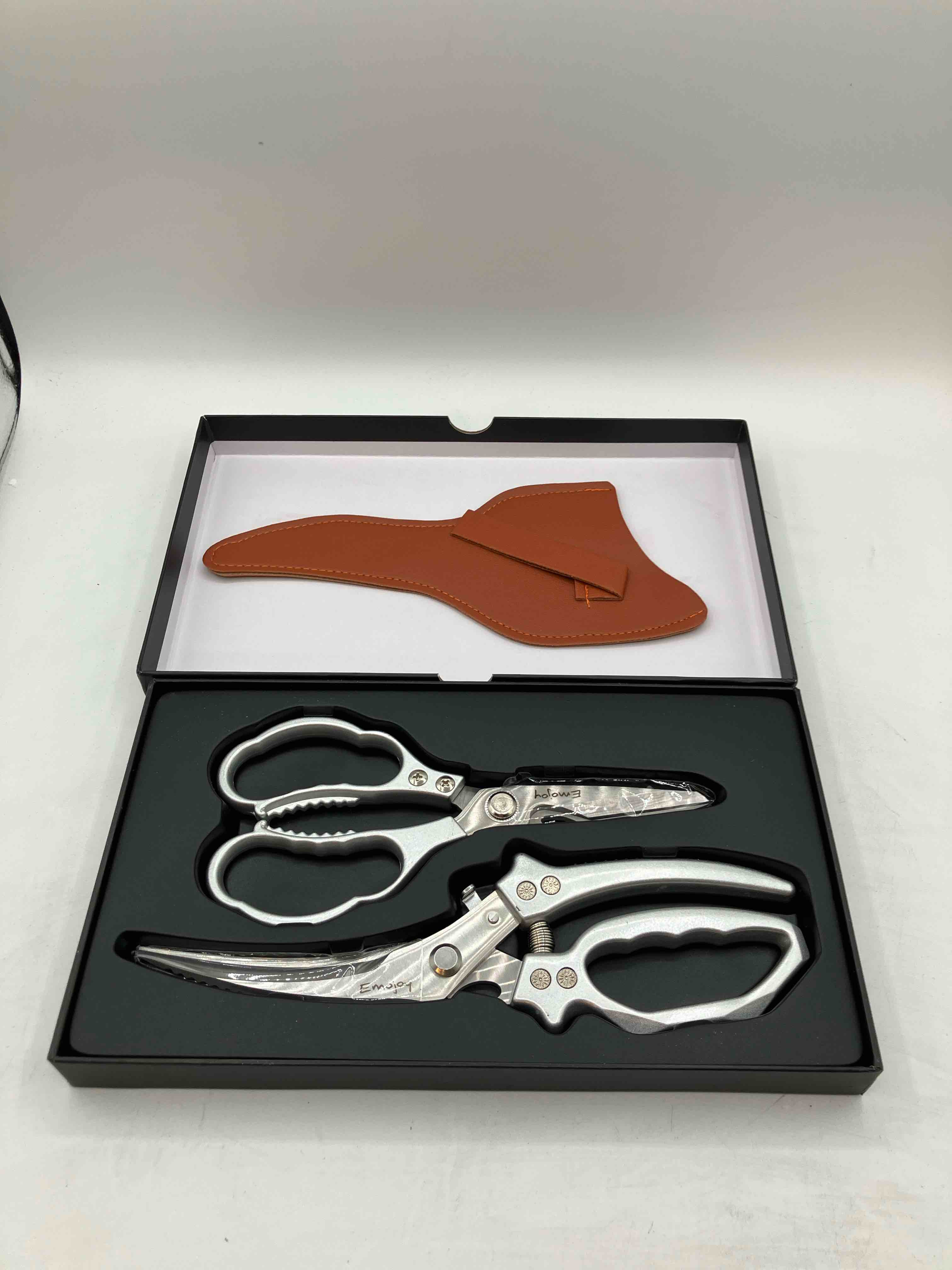 https://s3.amazonaws.com/lotting-images-prod/TrevorC/GRA3628688_1758381823554.jpeg