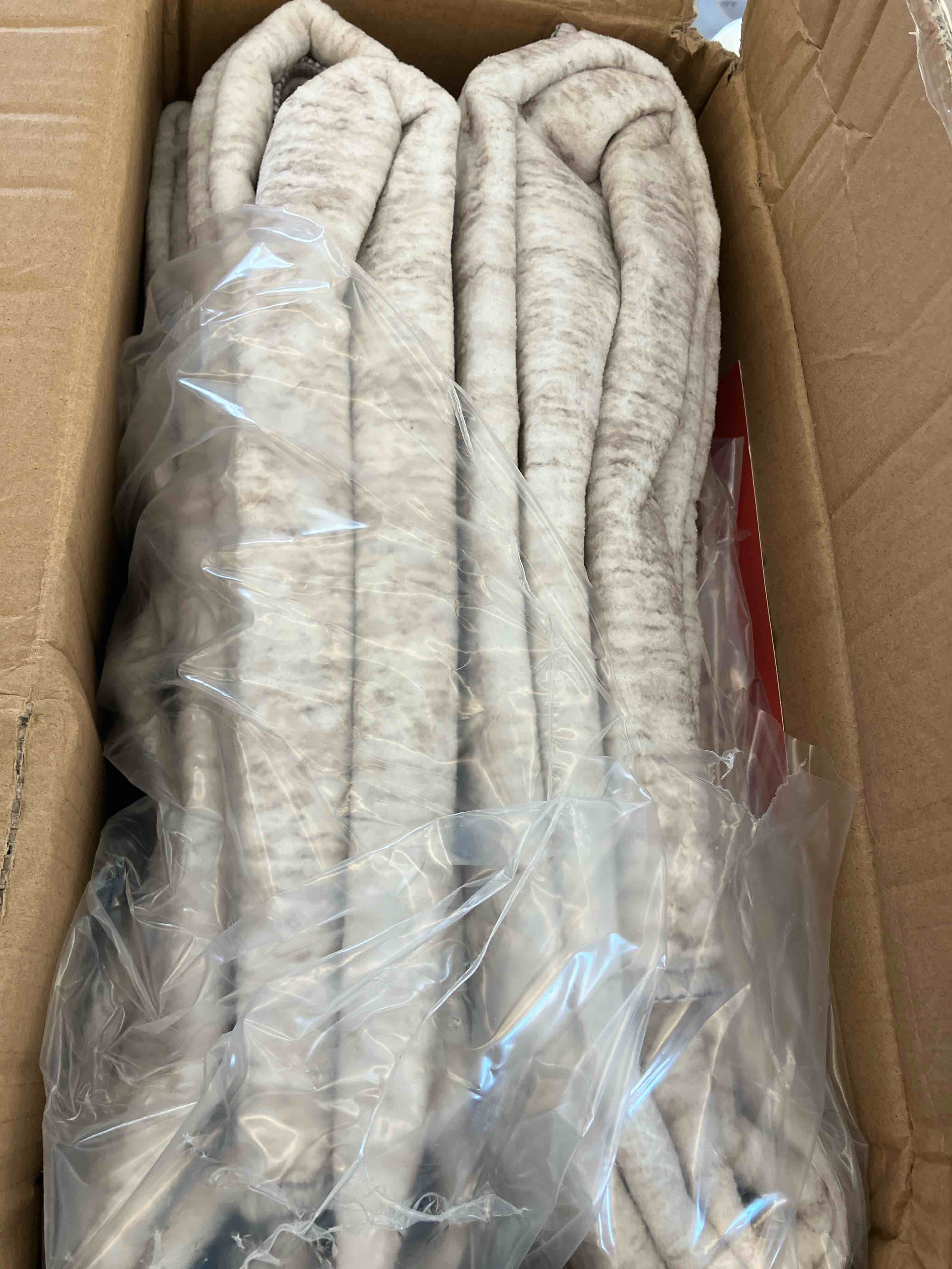 https://s3.amazonaws.com/lotting-images-prod/TrevorC/GRA3629658_1760989385153.jpeg