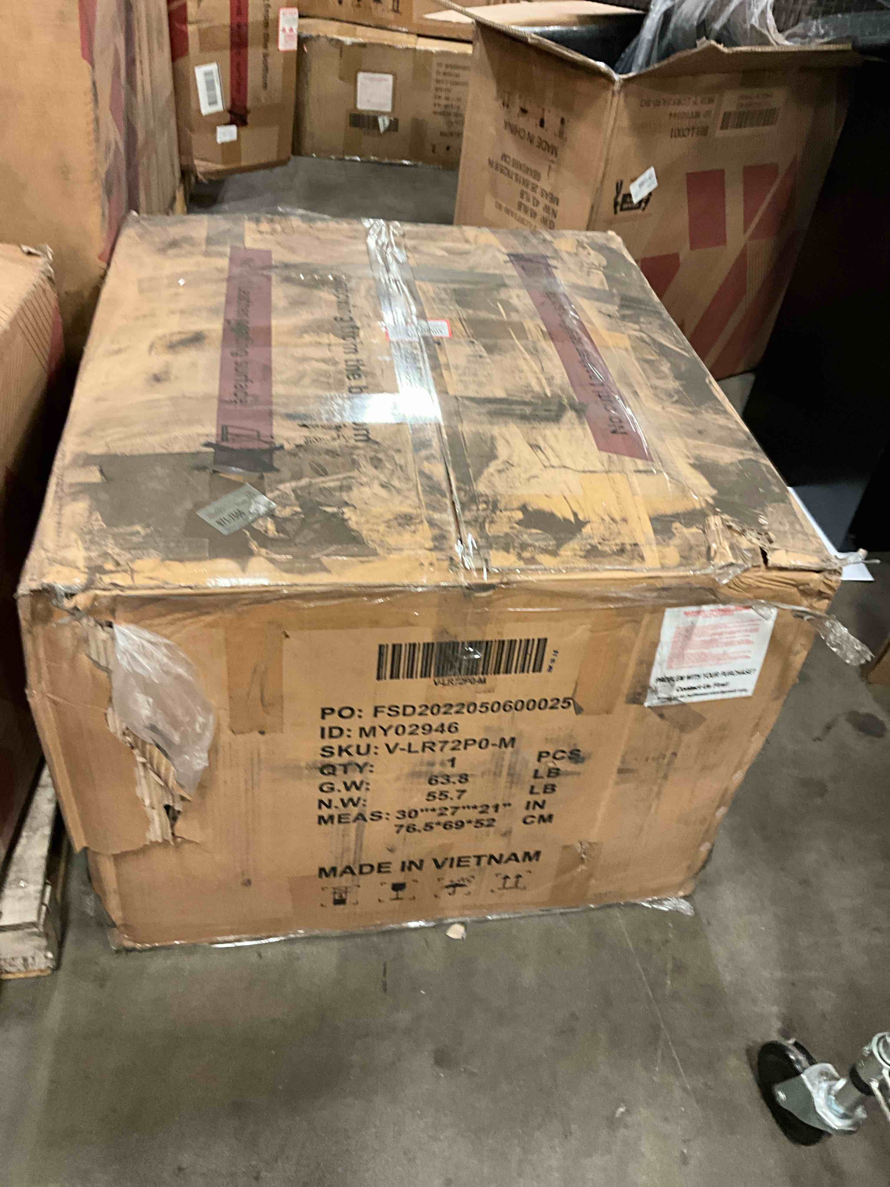 https://s3.amazonaws.com/lotting-images-prod/V-LR72P0-M_1727807633866.jpeg