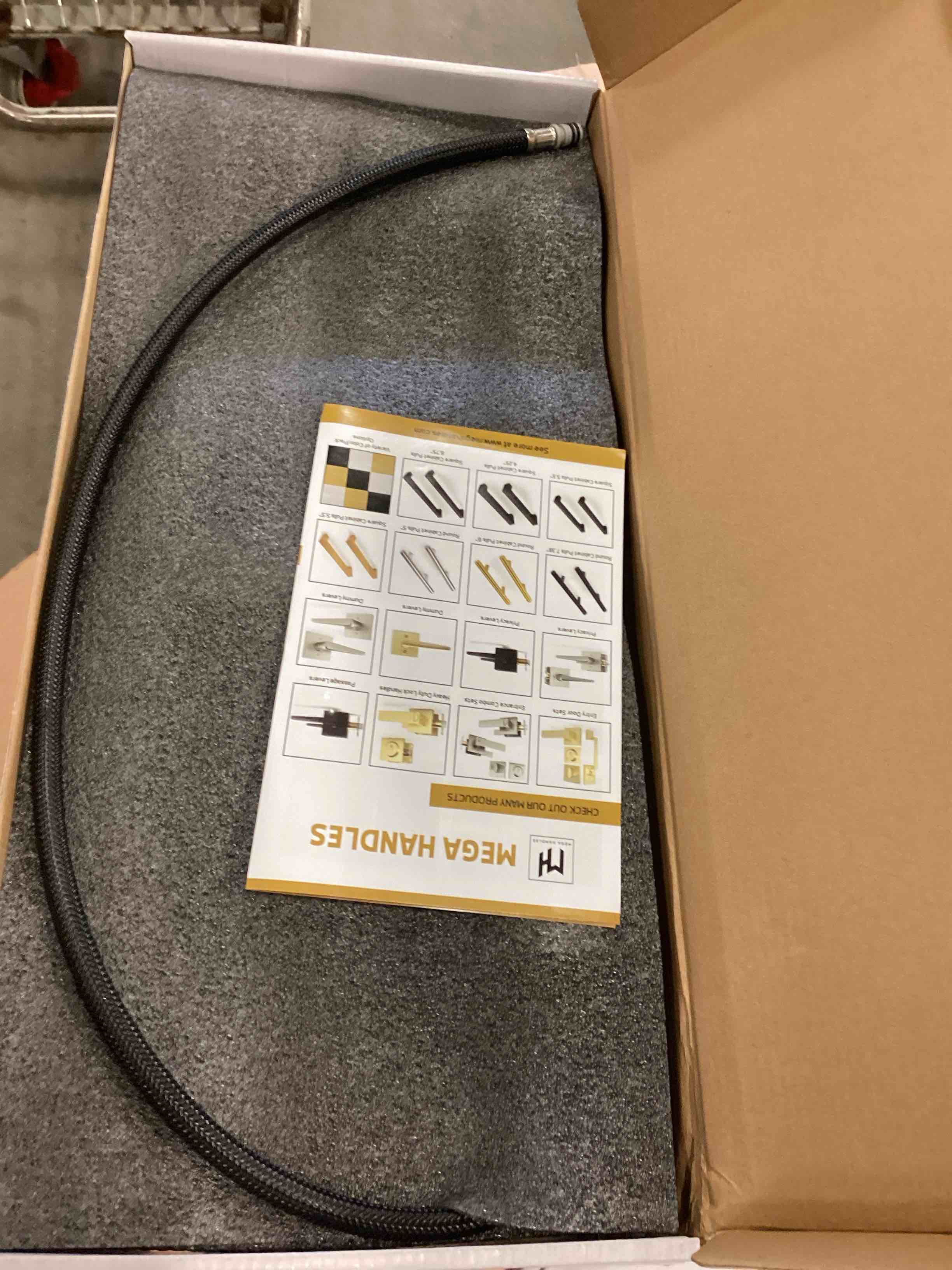 https://s3.amazonaws.com/lotting-images-prod/X002YPFUYL_1757623253670.jpeg
