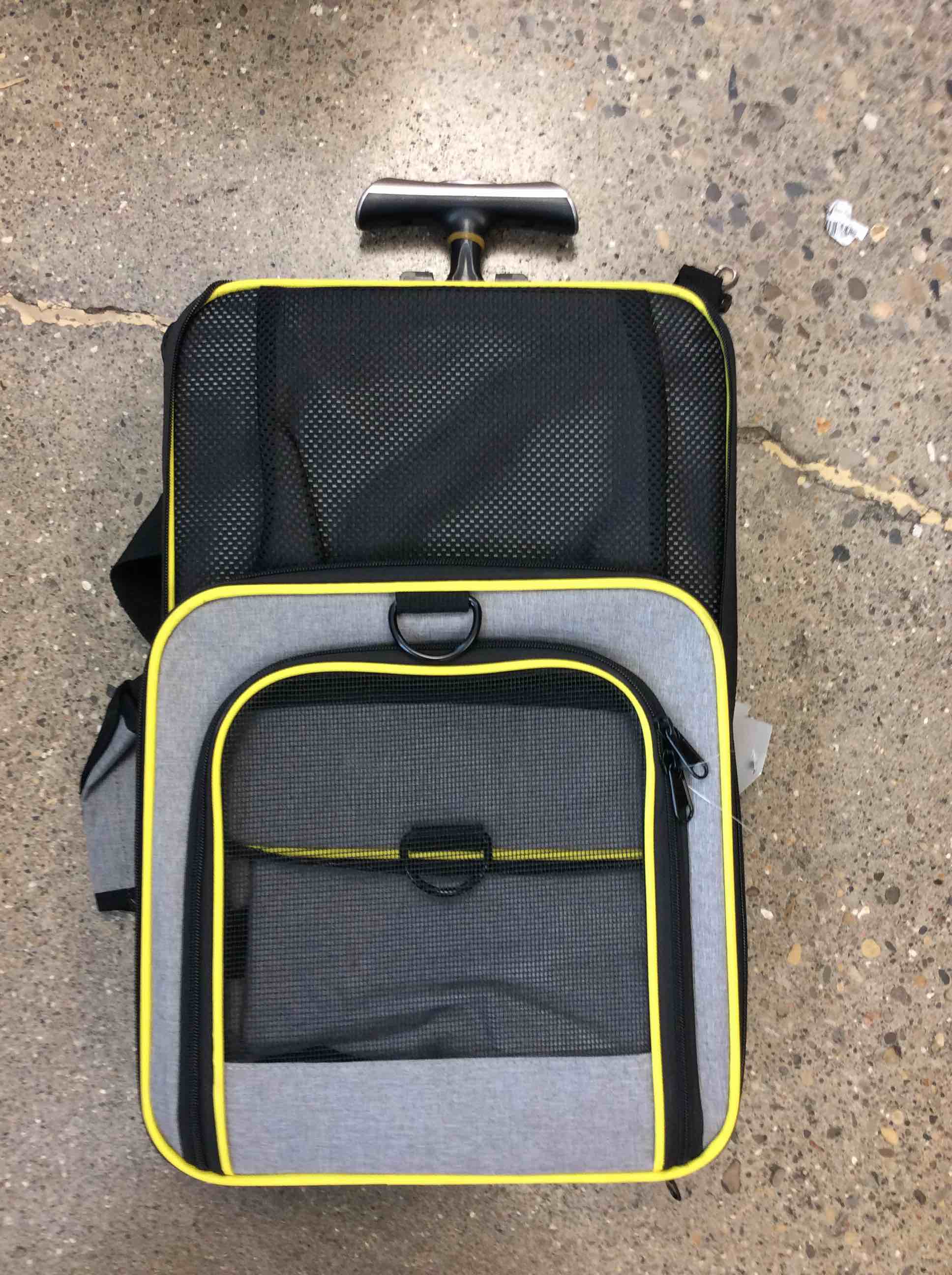 Condition photo showing New/Like New for poshpet pet travel carrier bag