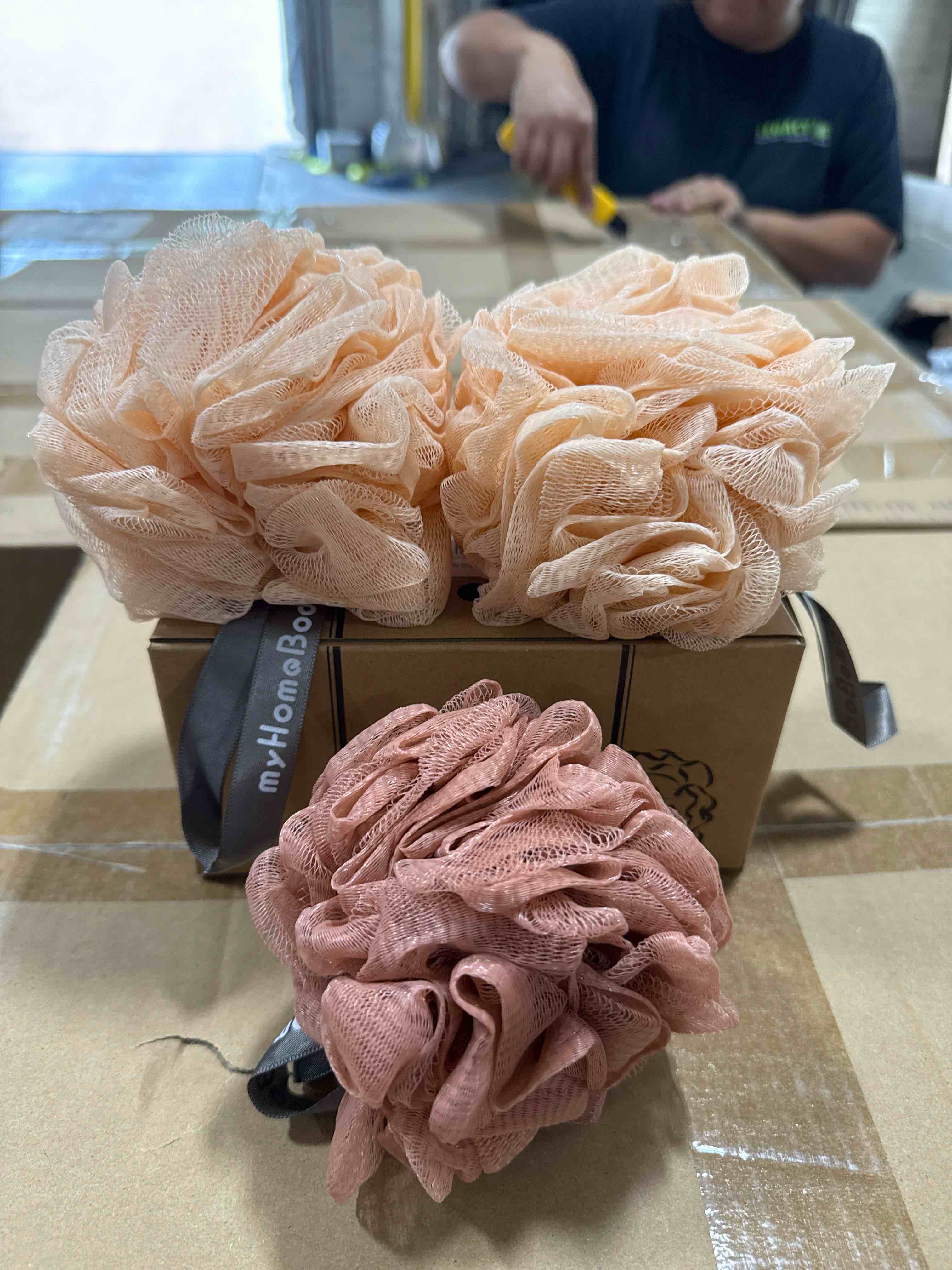 my home body three pack, coral red loofah