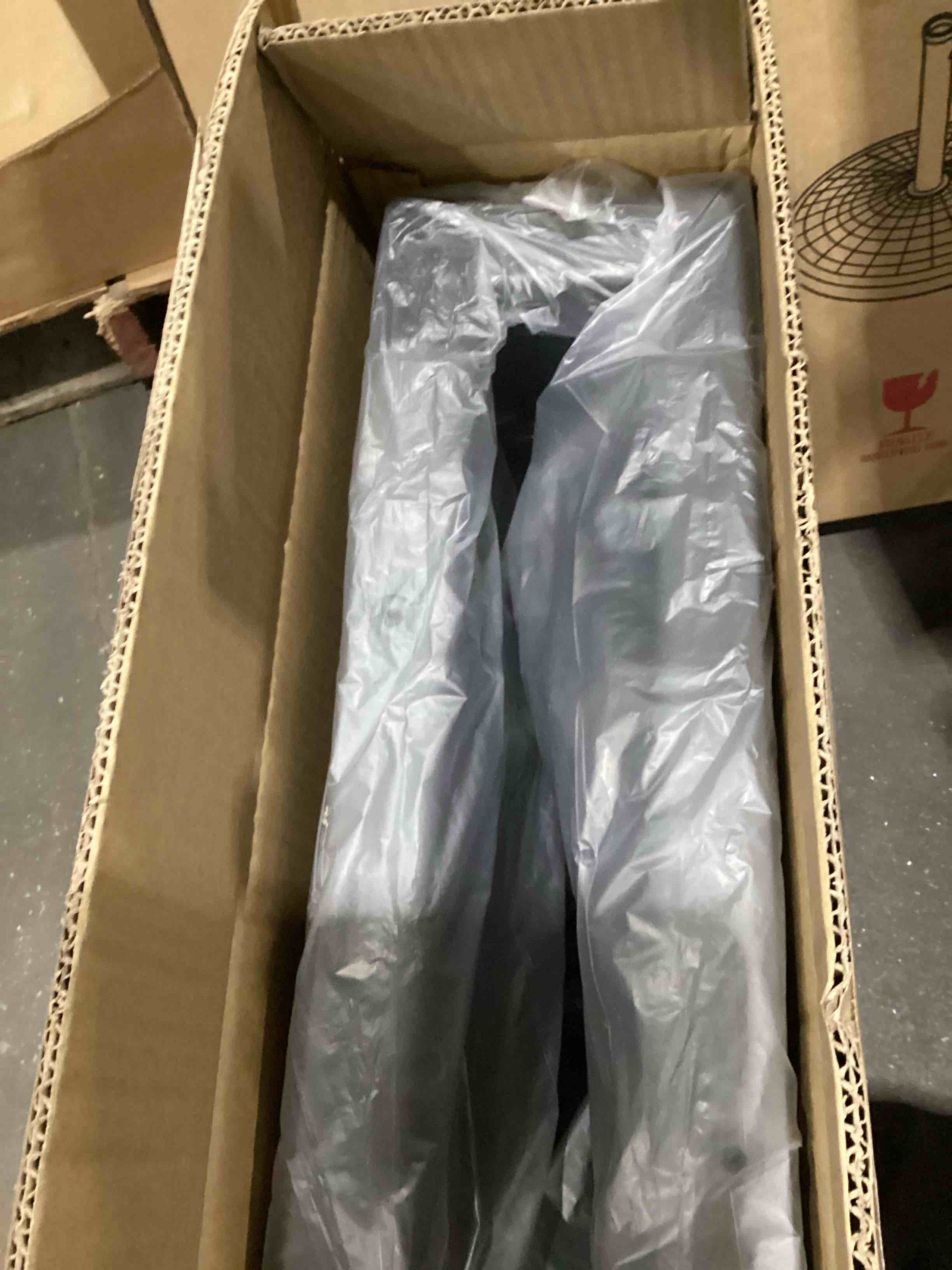 https://s3.amazonaws.com/lotting-images-prod/X004ELUG83_1741099964529.jpeg