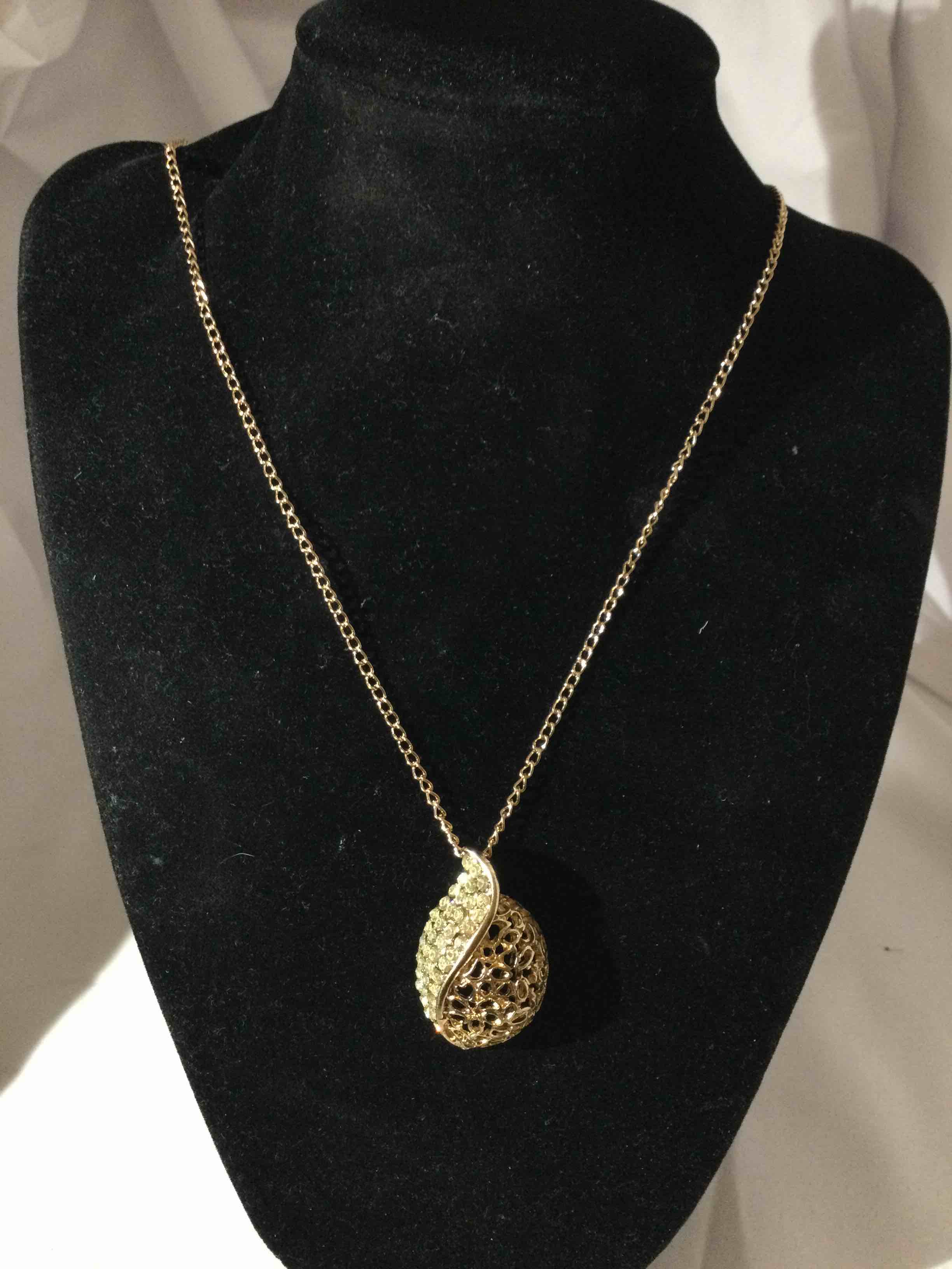 white topaz necklace