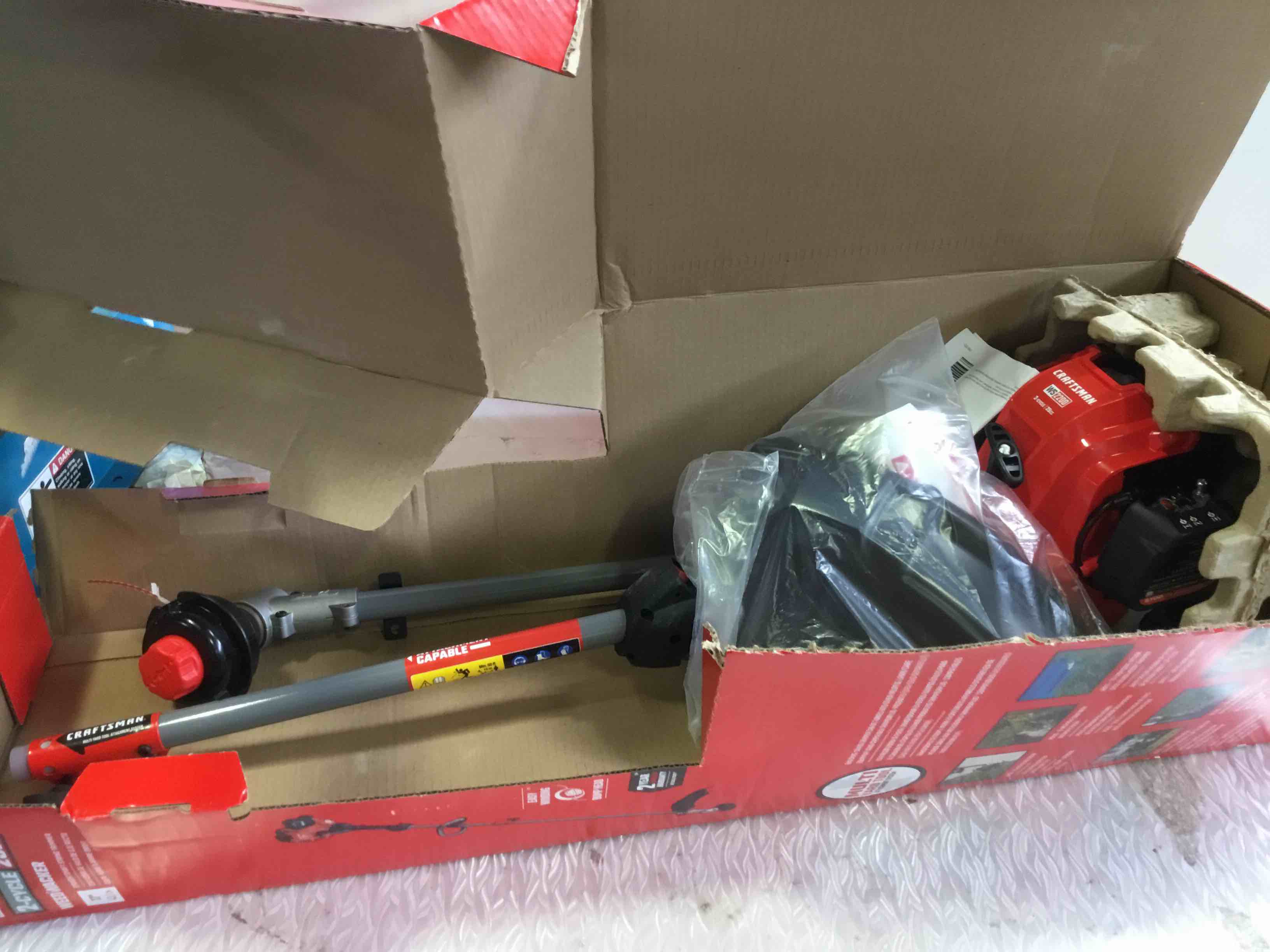 Condition photo showing Appears New for craftsman ws2200 25-cc 2-cycle 17-in straight shaft gas string trimmer with attachment capable and edger capable