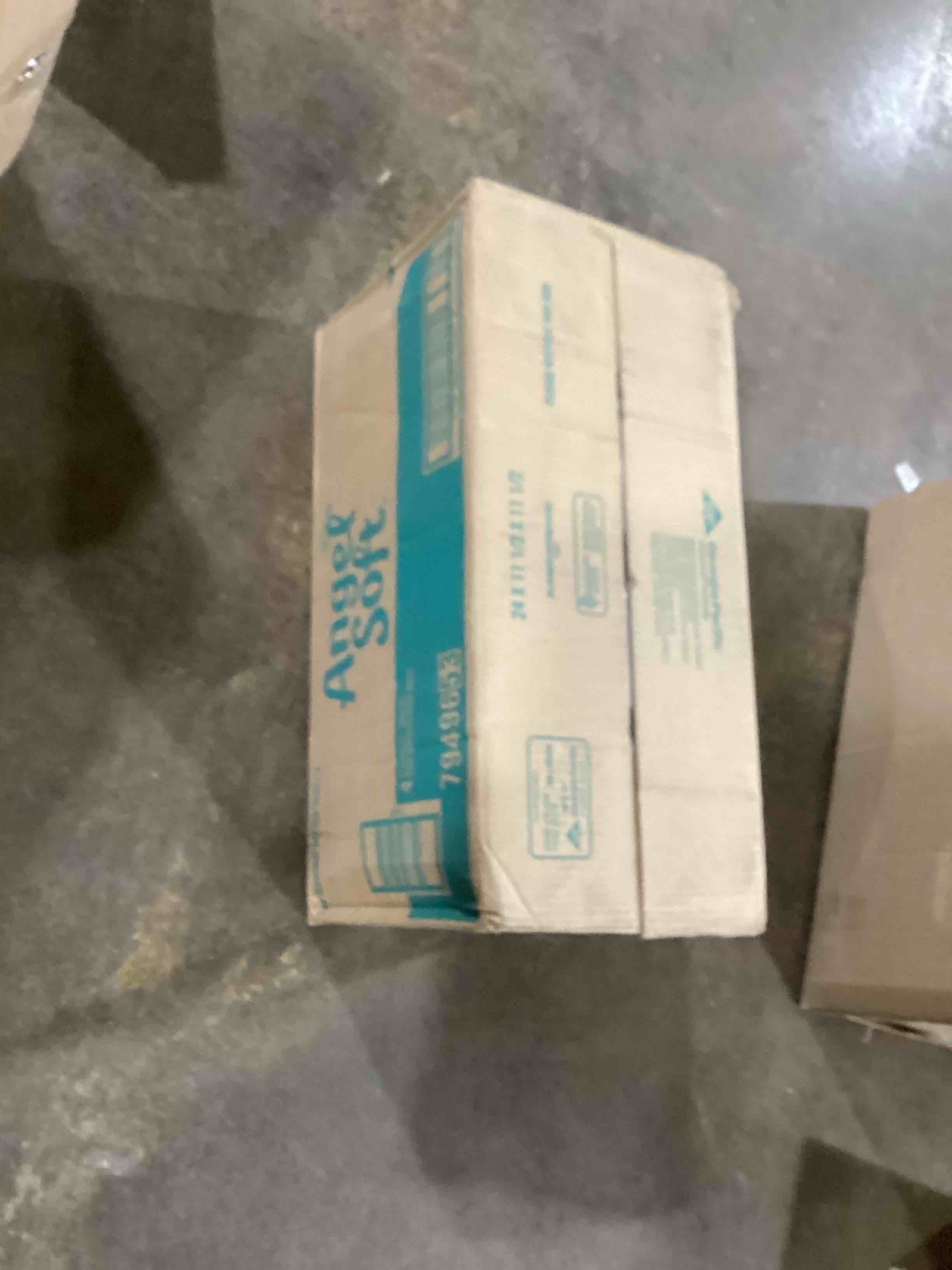 https://s3.amazonaws.com/lotting-images-prod/bidfta/1665_1711388348620.jpeg