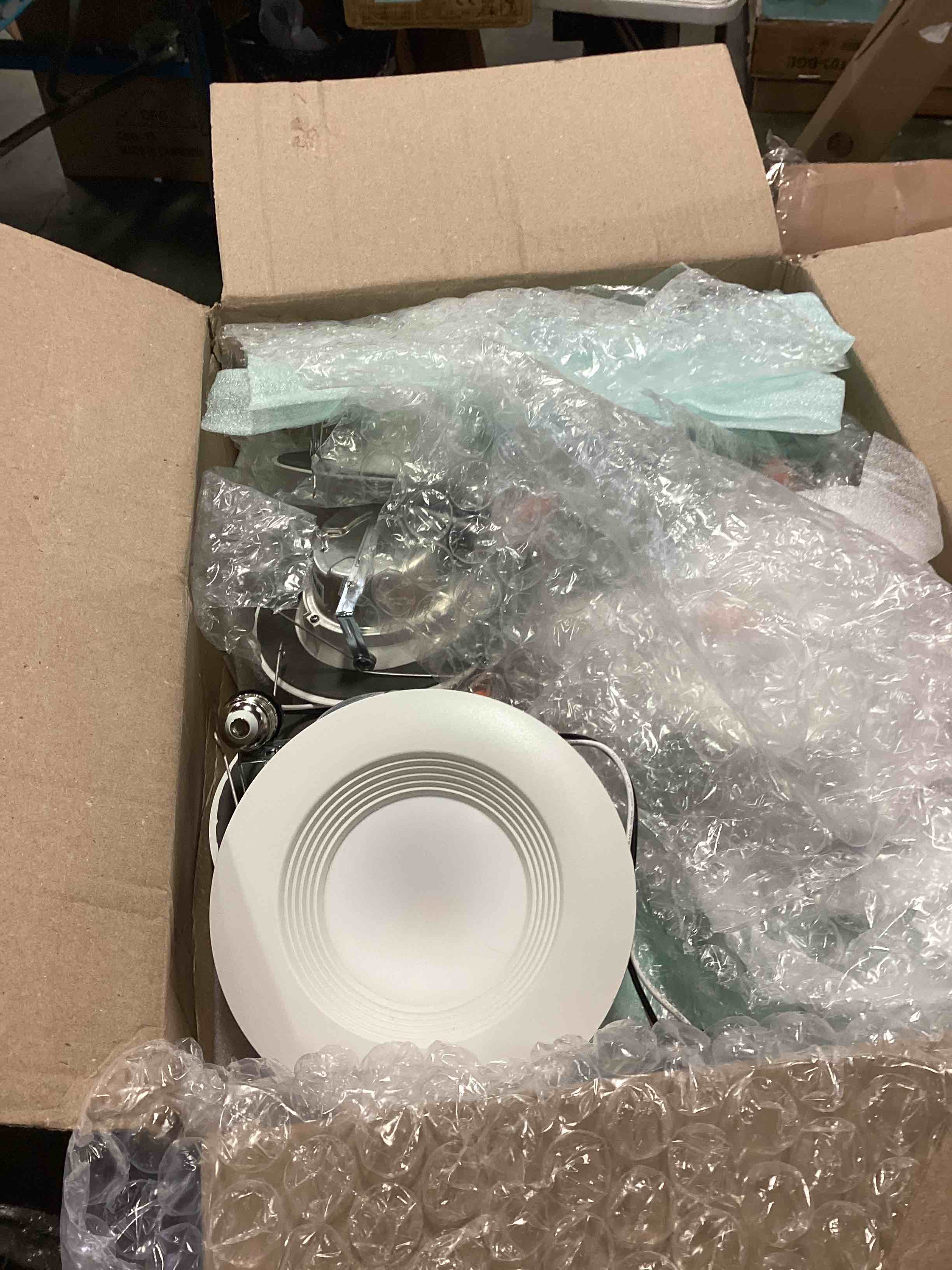 https://s3.amazonaws.com/lotting-images-prod/bidfta/461676_1706112164640.jpeg