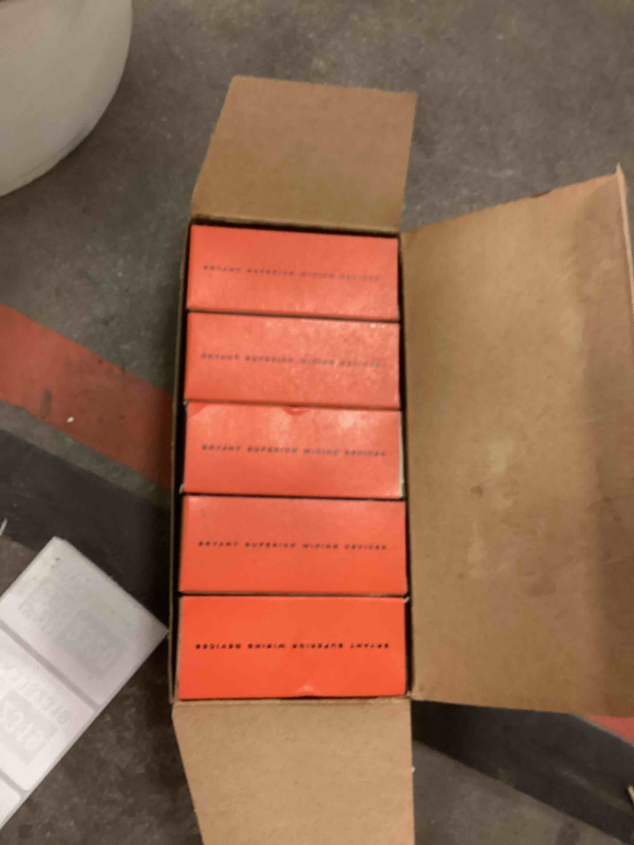 https://s3.amazonaws.com/lotting-images-prod/bidfta/5661_1758658576364.jpeg