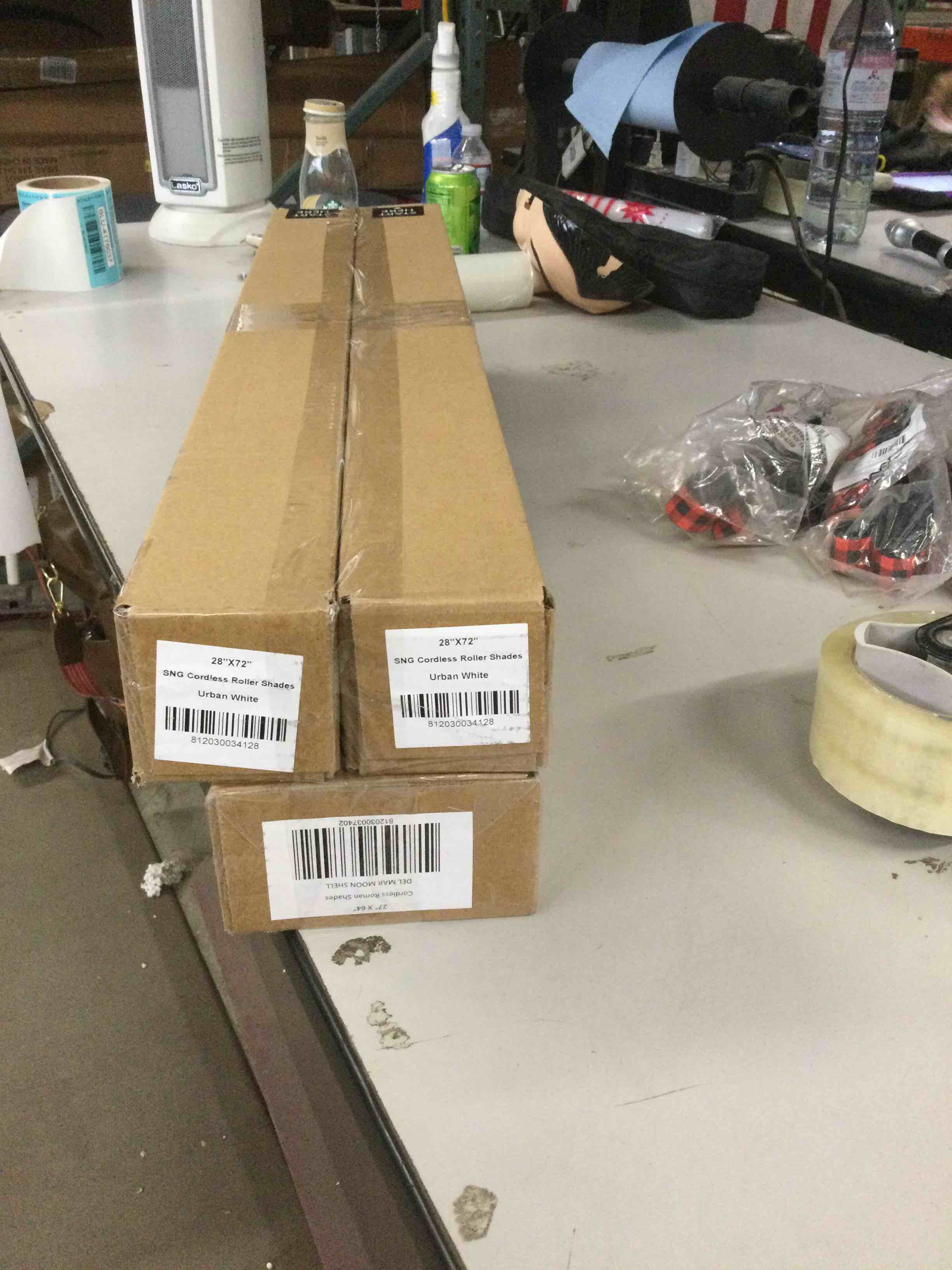 https://s3.amazonaws.com/lotting-images-prod/bidfta/812030037402_1676667460421.jpeg