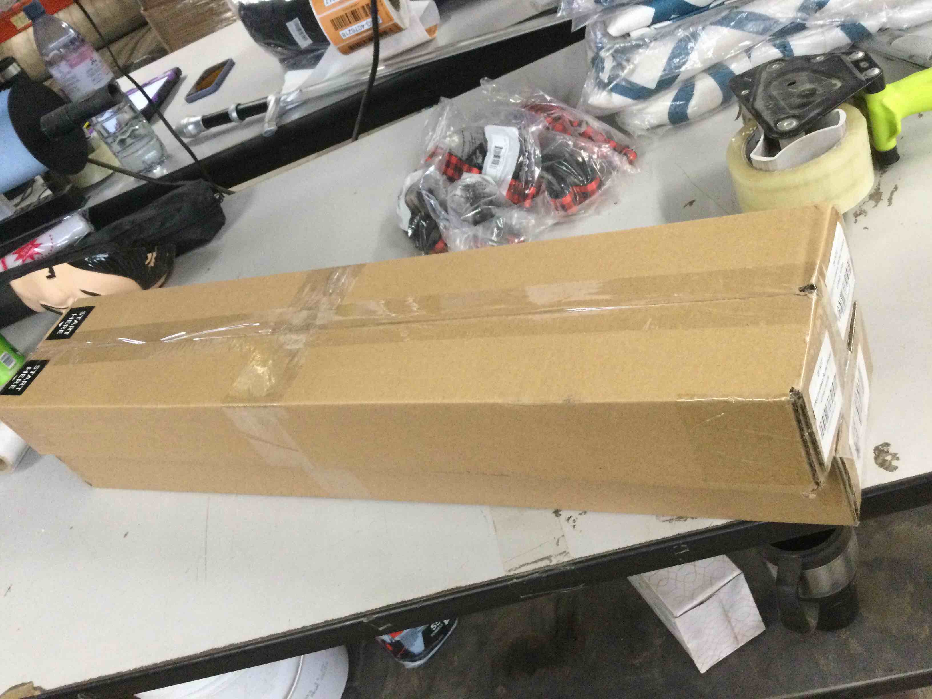 https://s3.amazonaws.com/lotting-images-prod/bidfta/812030037402_1676667466658.jpeg